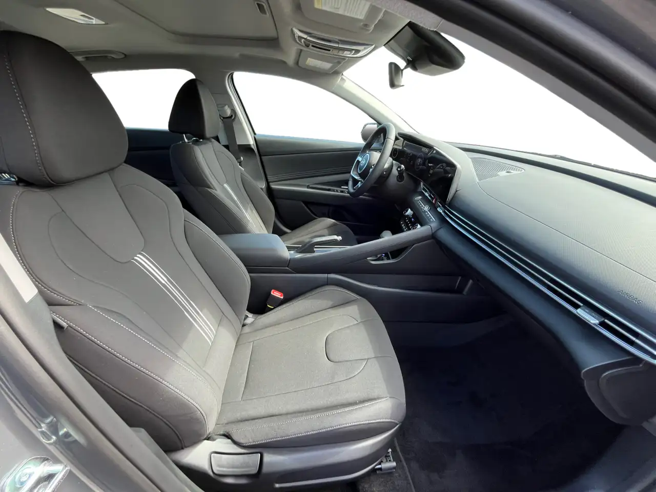 Hyundai ELANTRA снимка Hyundai ELANTRA