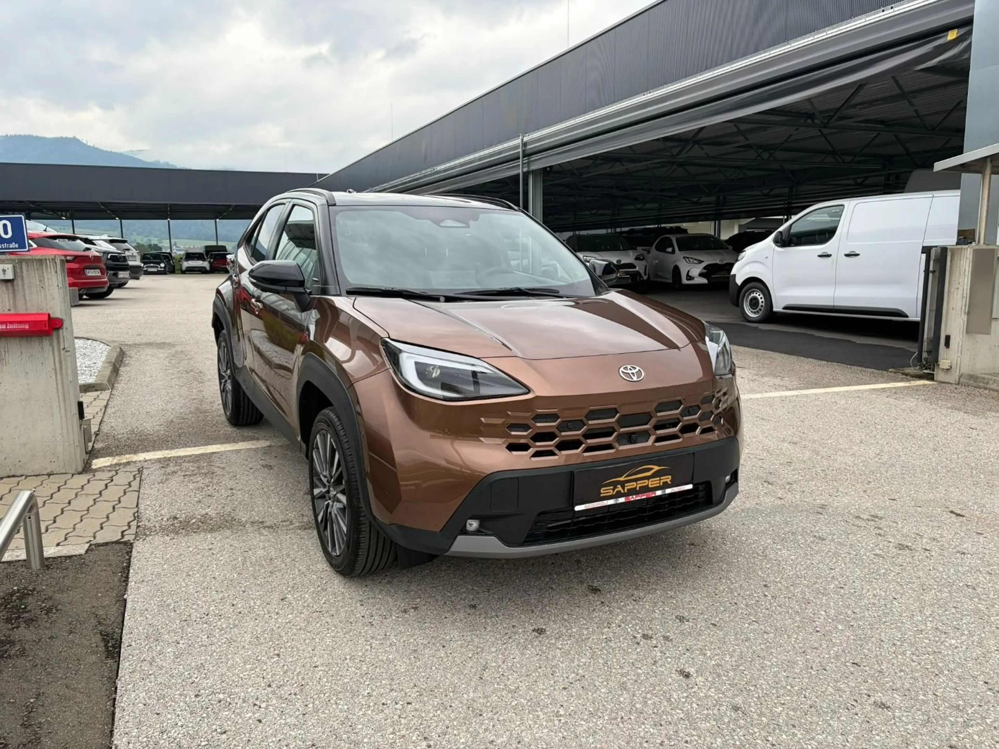 Toyota Yaris Cross Lounge 1,5 VVT-i Hybrid — photo 3