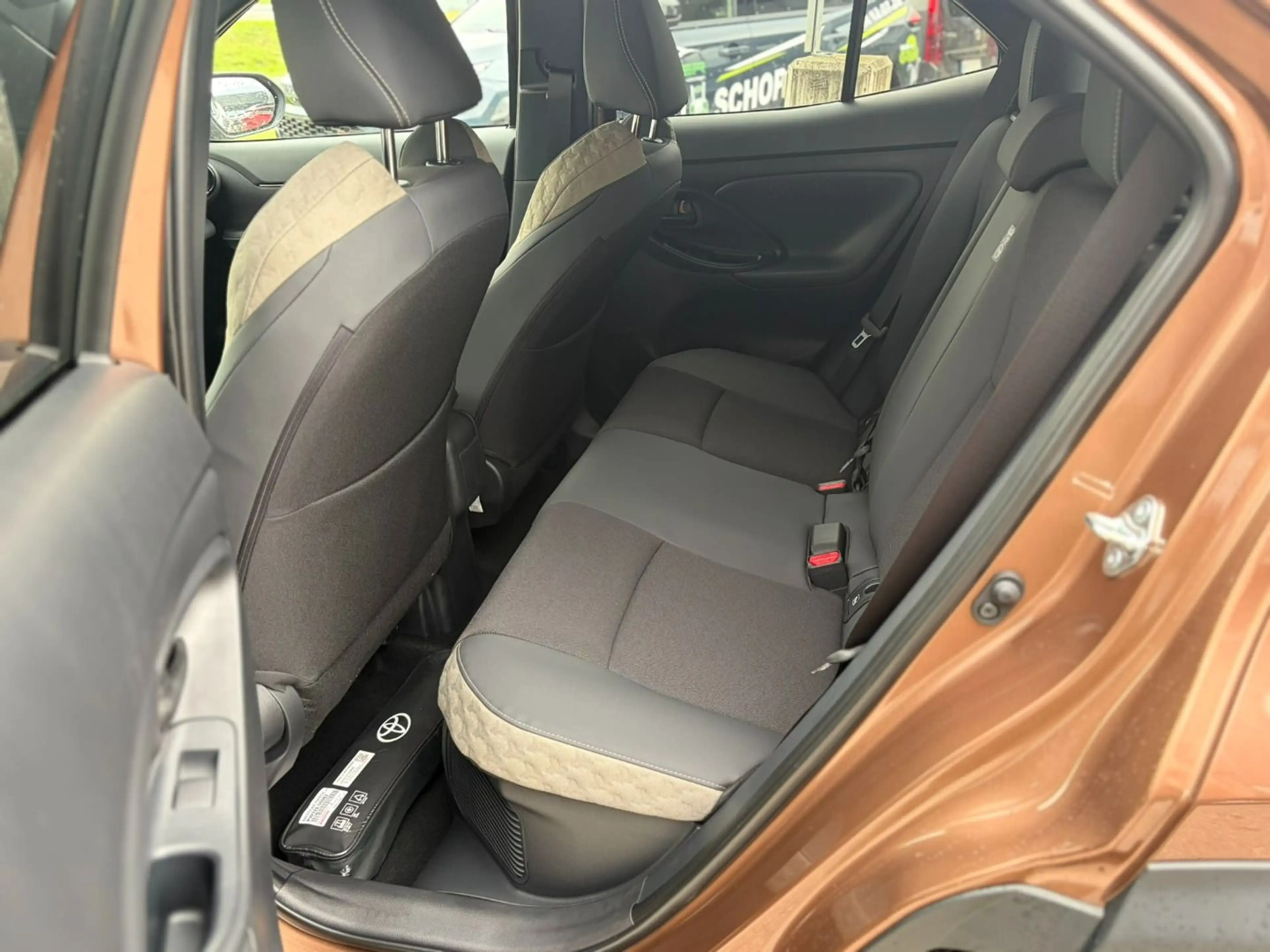 Toyota Yaris Cross Lounge 1,5 VVT-i Hybrid — photo 11