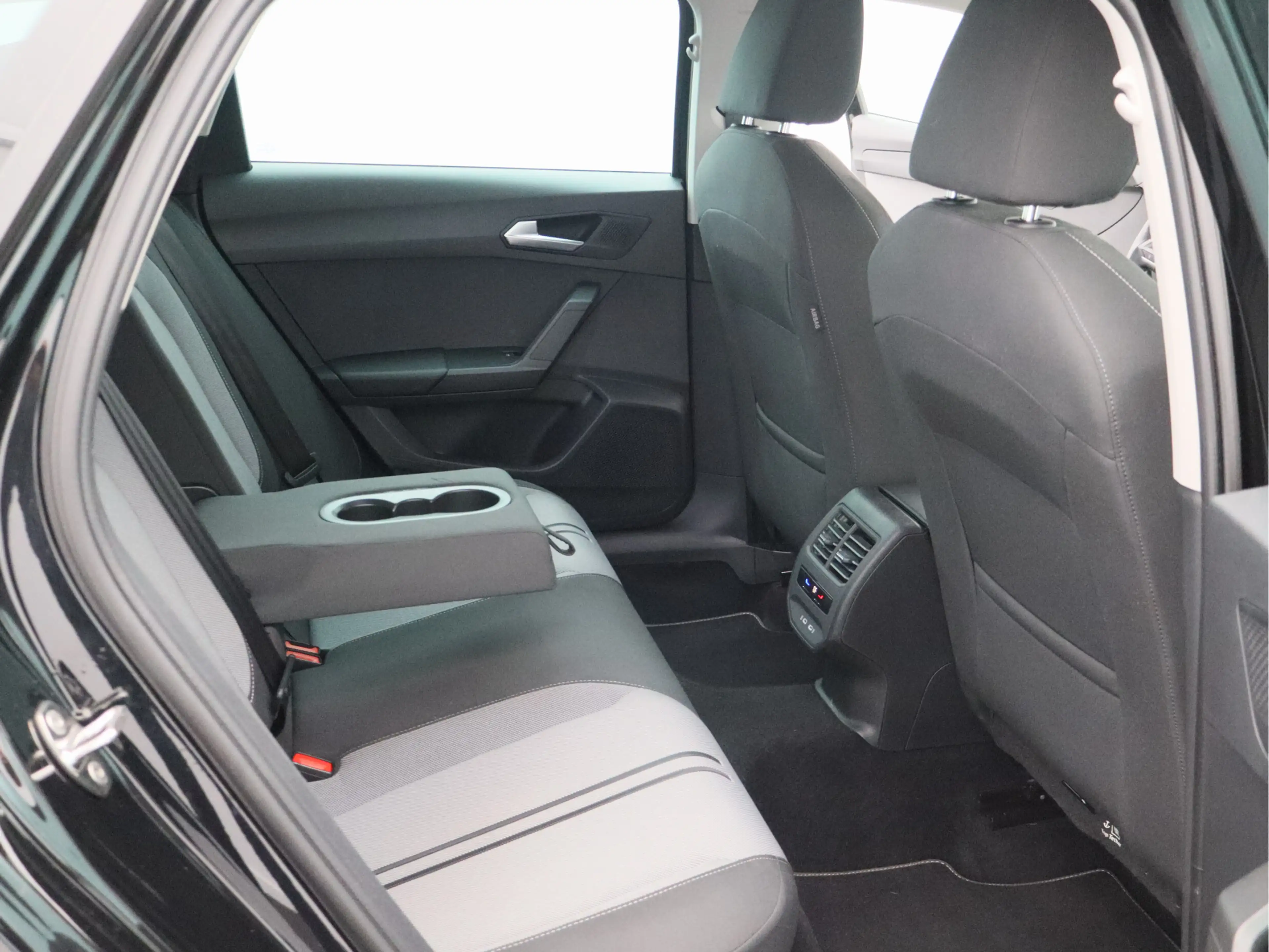 SEAT Leon Sportstourer 1.0 TSI Style Business Intense/ compl — photo 18