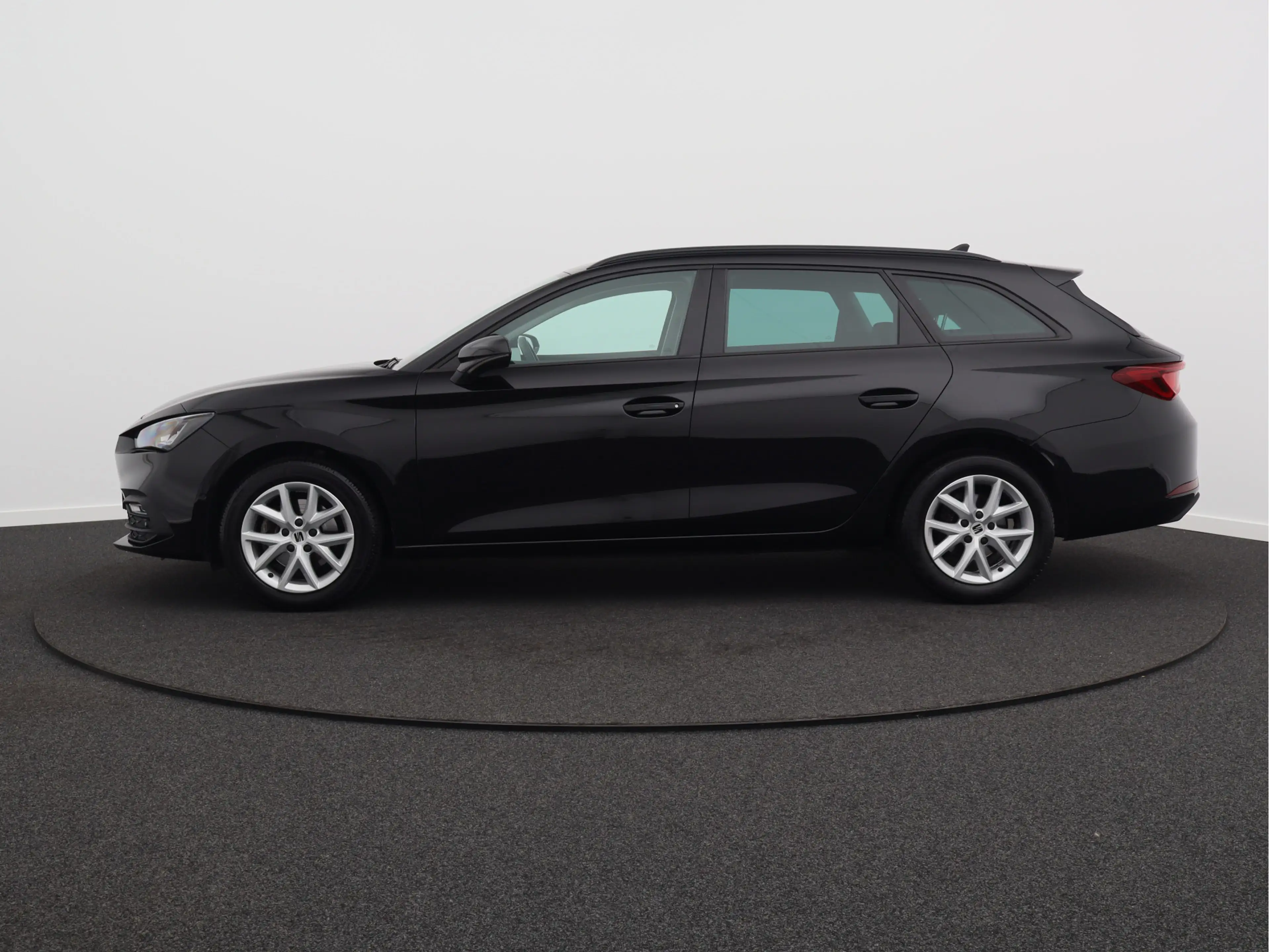 SEAT Leon Sportstourer 1.0 TSI Style Business Intense/ compl — photo 10