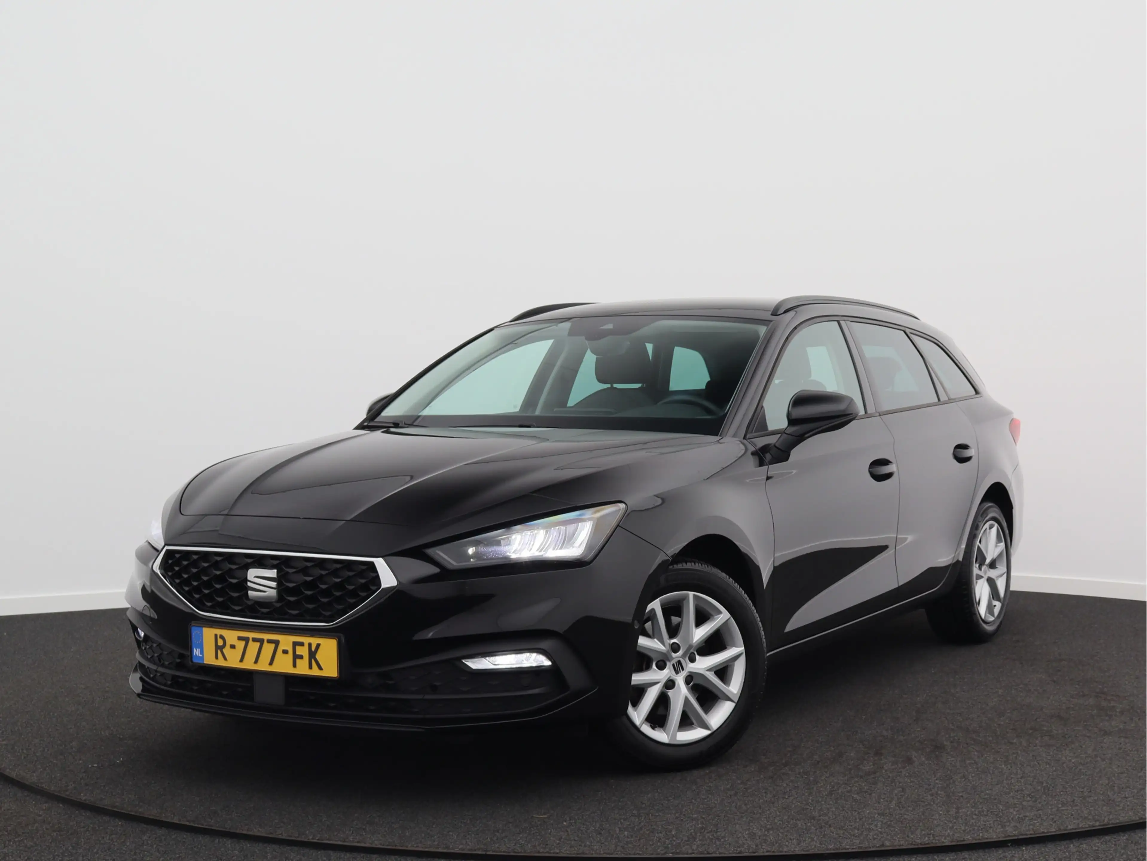 SEAT Leon Sportstourer 1.0 TSI Style Business Intense/ compl — photo 4