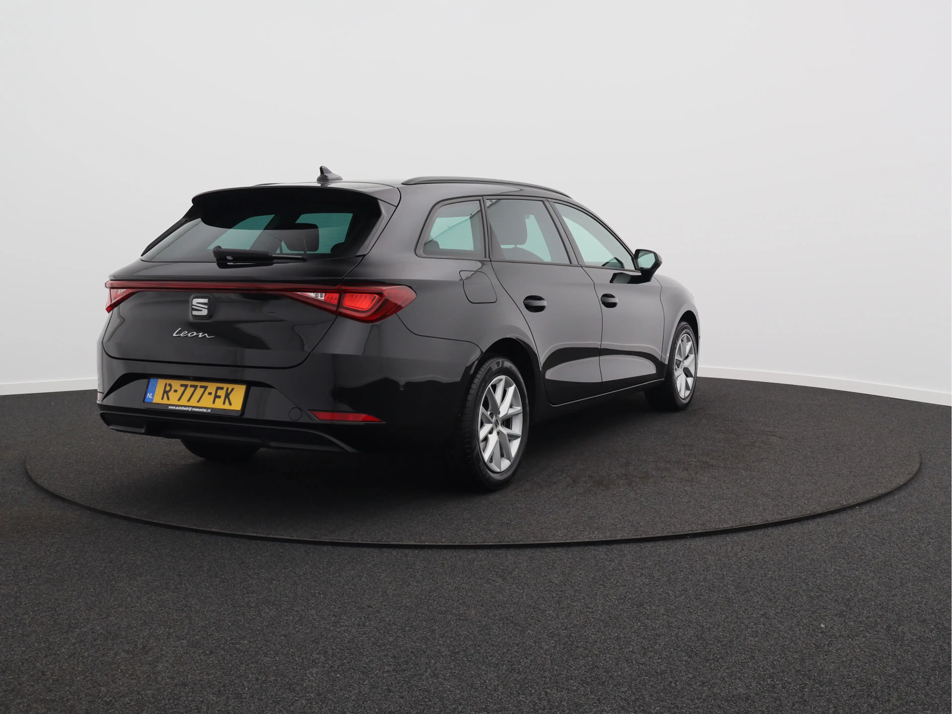 SEAT Leon Sportstourer 1.0 TSI Style Business Intense/ compl — photo 17