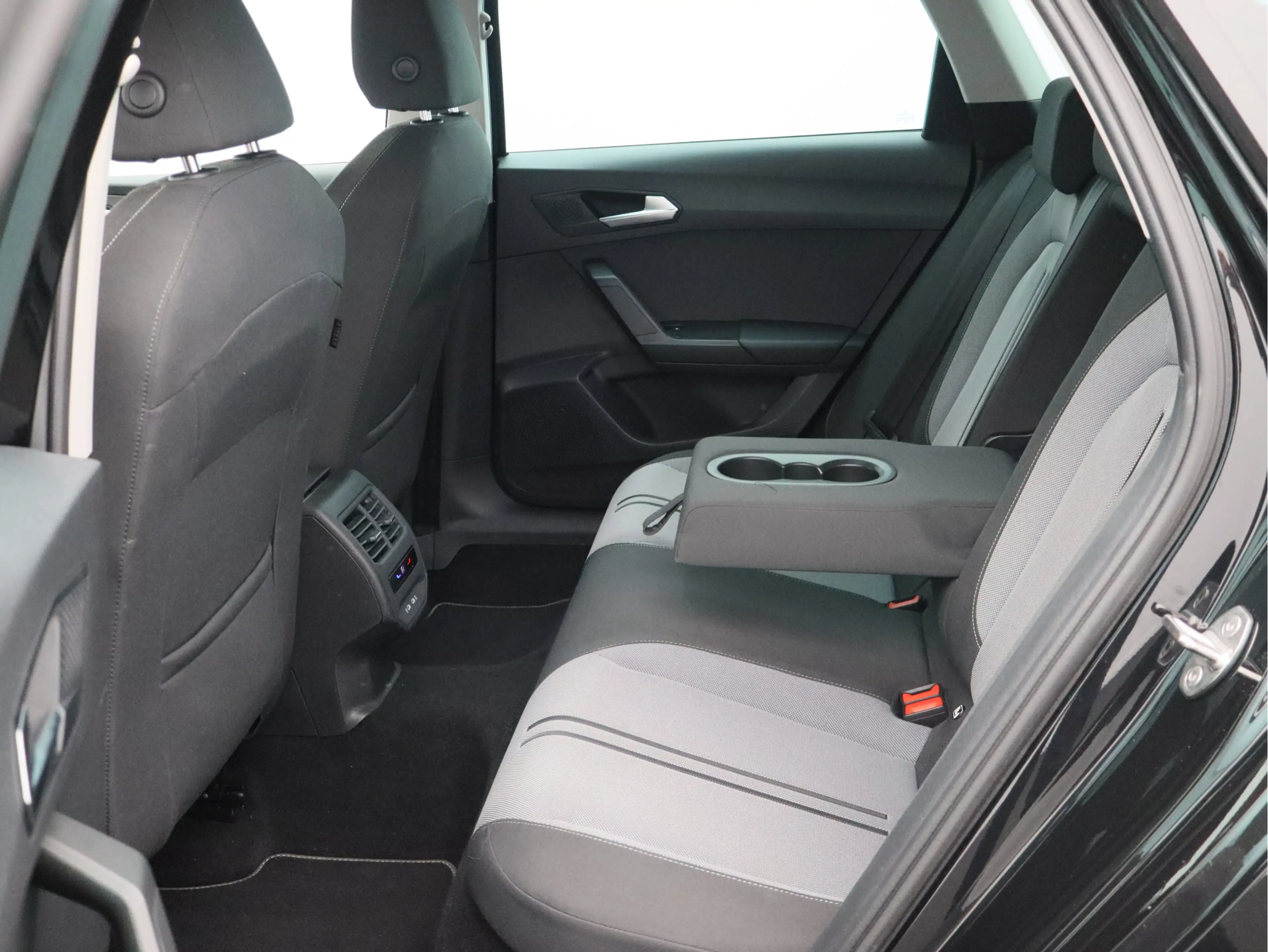 SEAT Leon Sportstourer 1.0 TSI Style Business Intense/ compl — photo 13