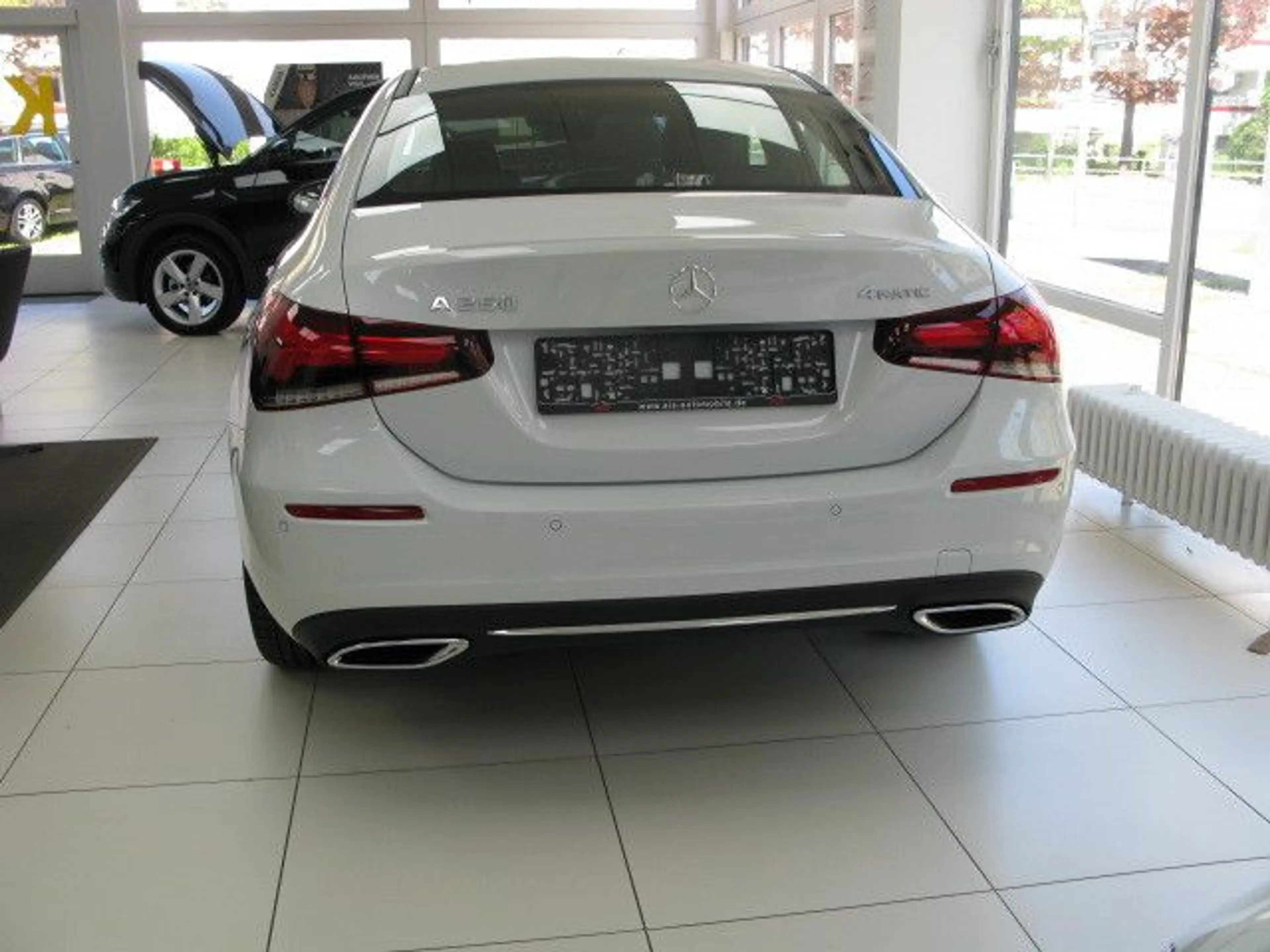 Mercedes-Benz A 250 4M. DCT*Panorama+AMG-19Zoll+UVPca.71000,-€ — photo 5
