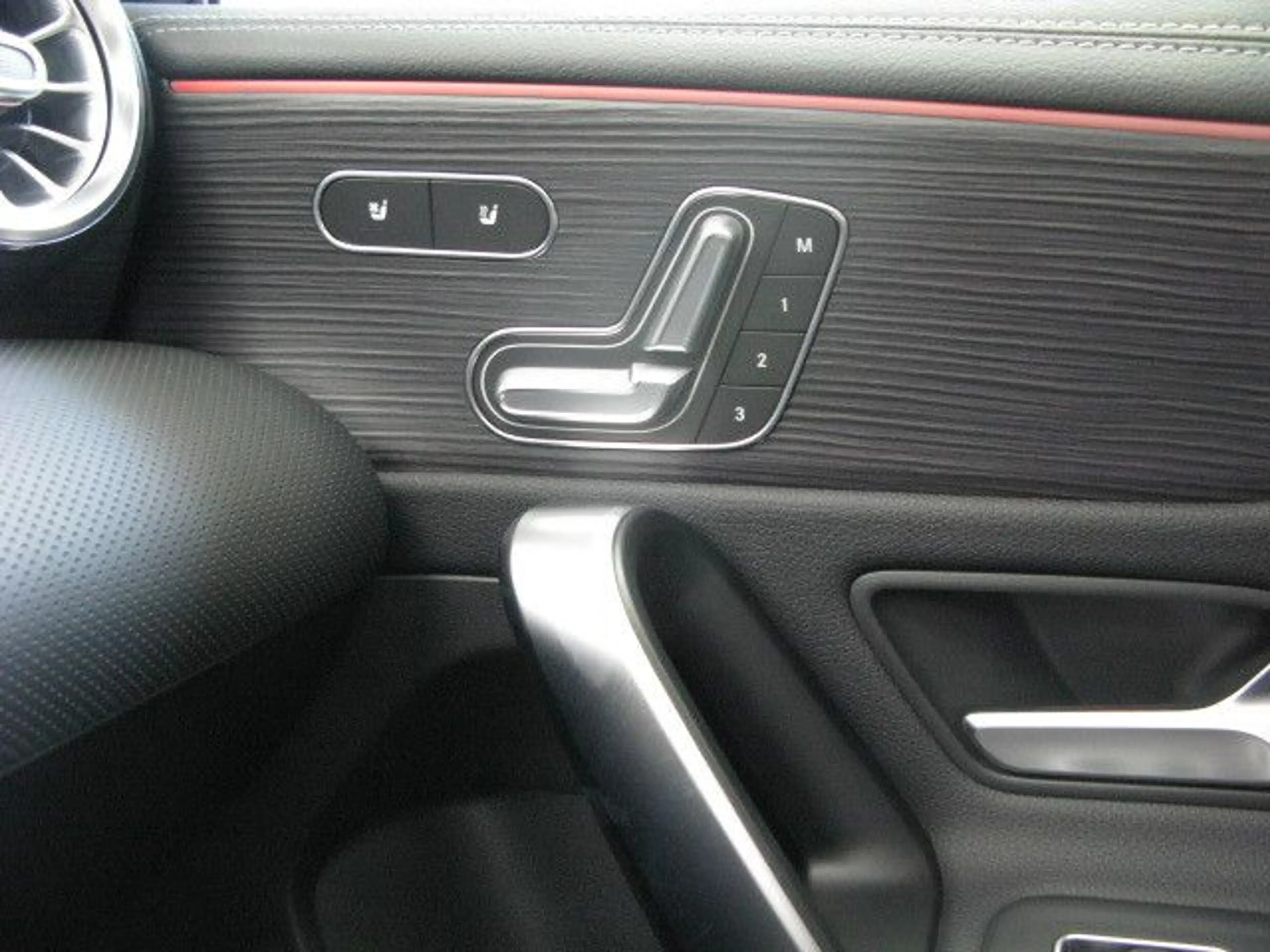 Mercedes-Benz A 250 4M. DCT*Panorama+AMG-19Zoll+UVPca.71000,-€ — photo 11