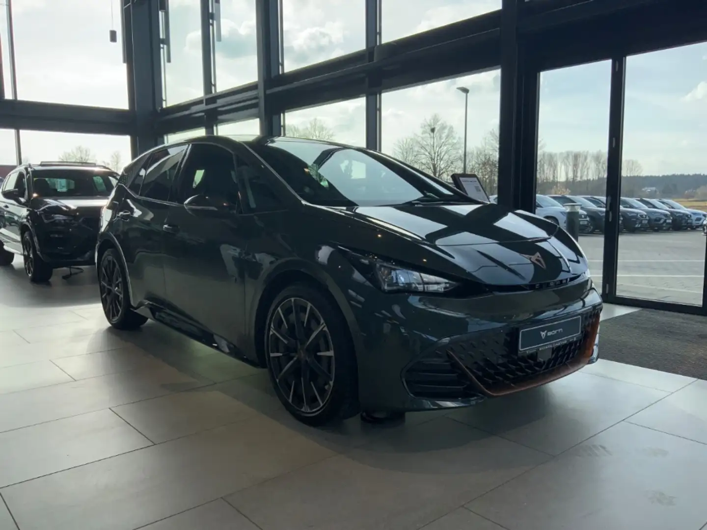 CUPRA Born VZ 240kW (326 PS) 79kWh+ACC +Travel Assist Grün - 2