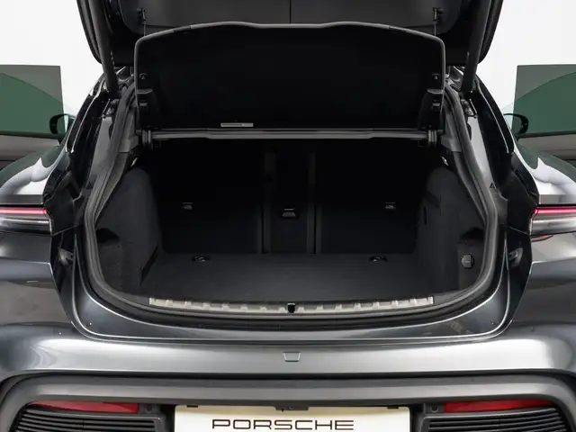 Porsche Taycan view 13