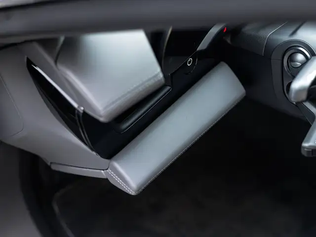 Porsche Taycan view 15