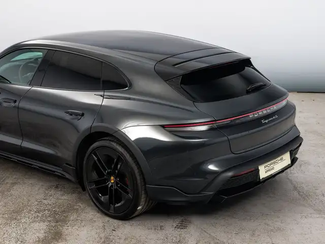 Porsche Taycan view 4