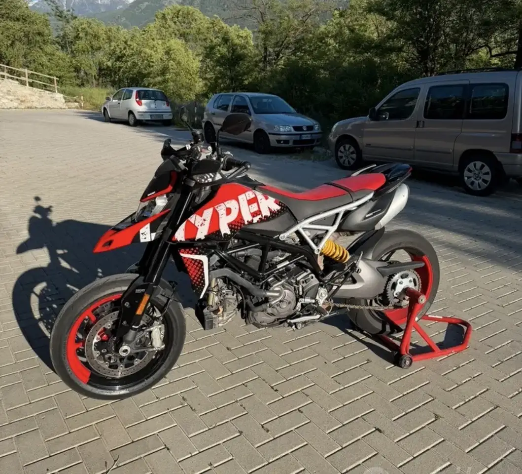 Ducati Hypermotard 950