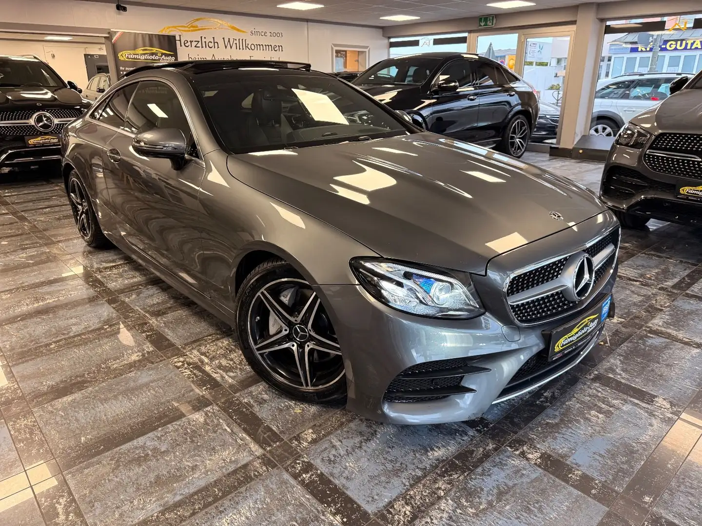 Mercedes-Benz E 200 E -Klasse Coupe/AMG Line/Navi/Burm/Panora Gris - 2