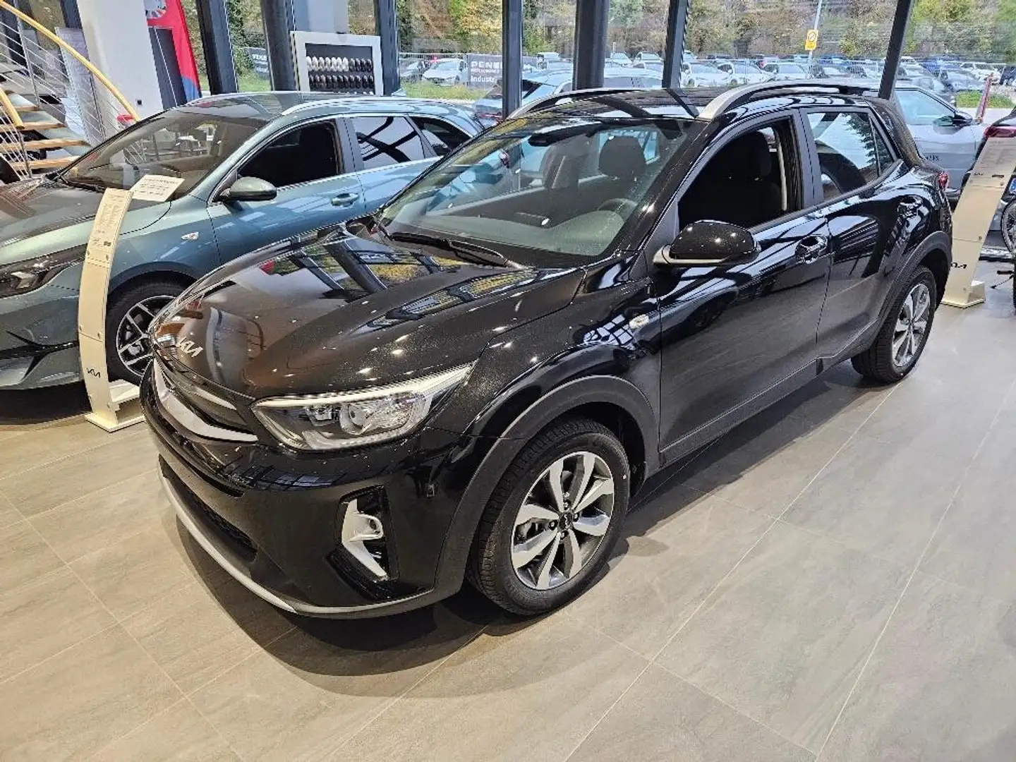 Kia Stonic 1,0 TGDI GPF ISG Silber Schwarz - 2