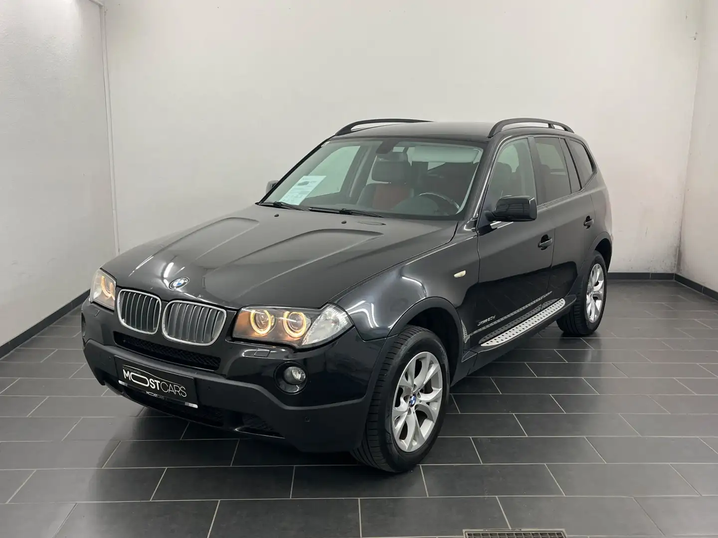 BMW X3 20d DPF xDrive ***Xenon | Allrad | Leder*** Zwart - 1