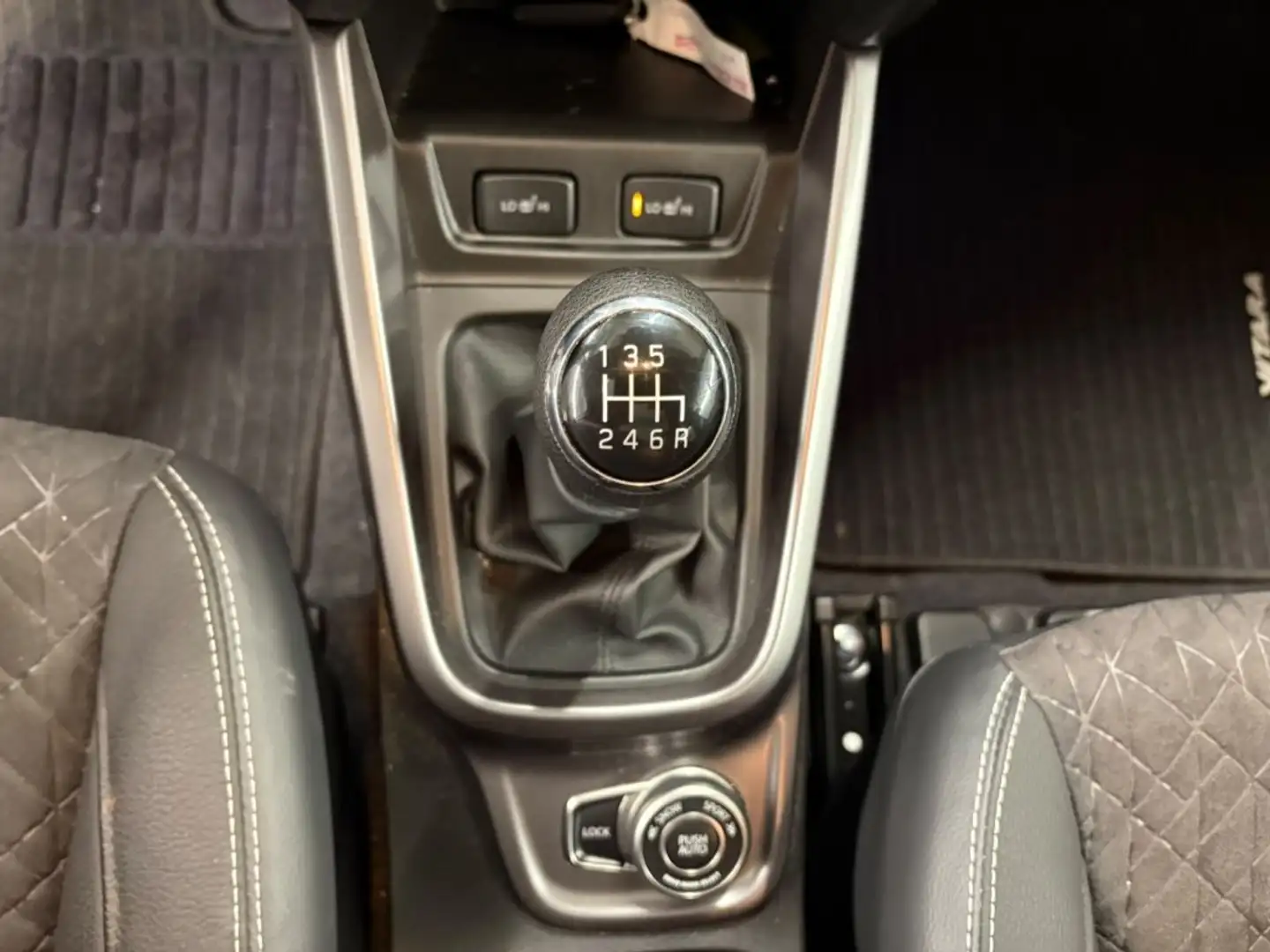 Suzuki Vitara 1.4 HYBRID ALLGRIP SR flash Schwarz - 2