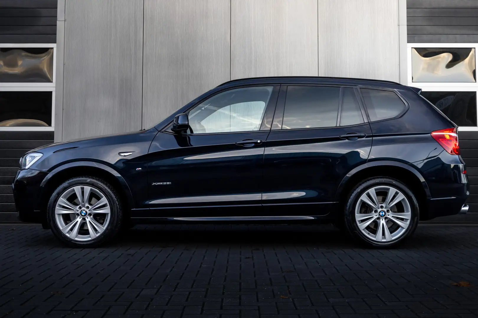 BMW X3 xDrive35i 306 pk High Executive M-Sportpakket / Fa Zwart - 2