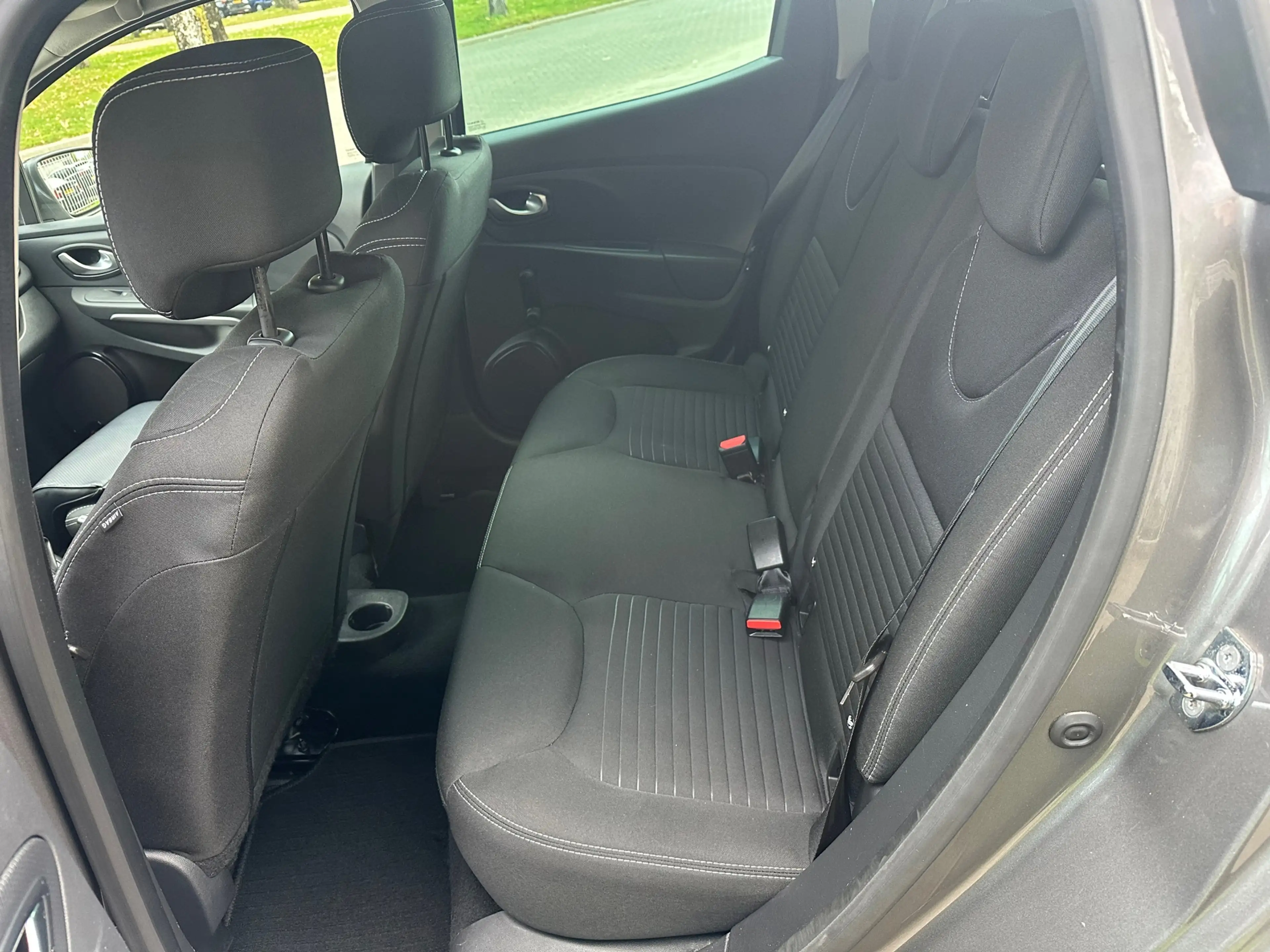 Renault Clio 0.9 TCe Eco2 Limited — photo 12