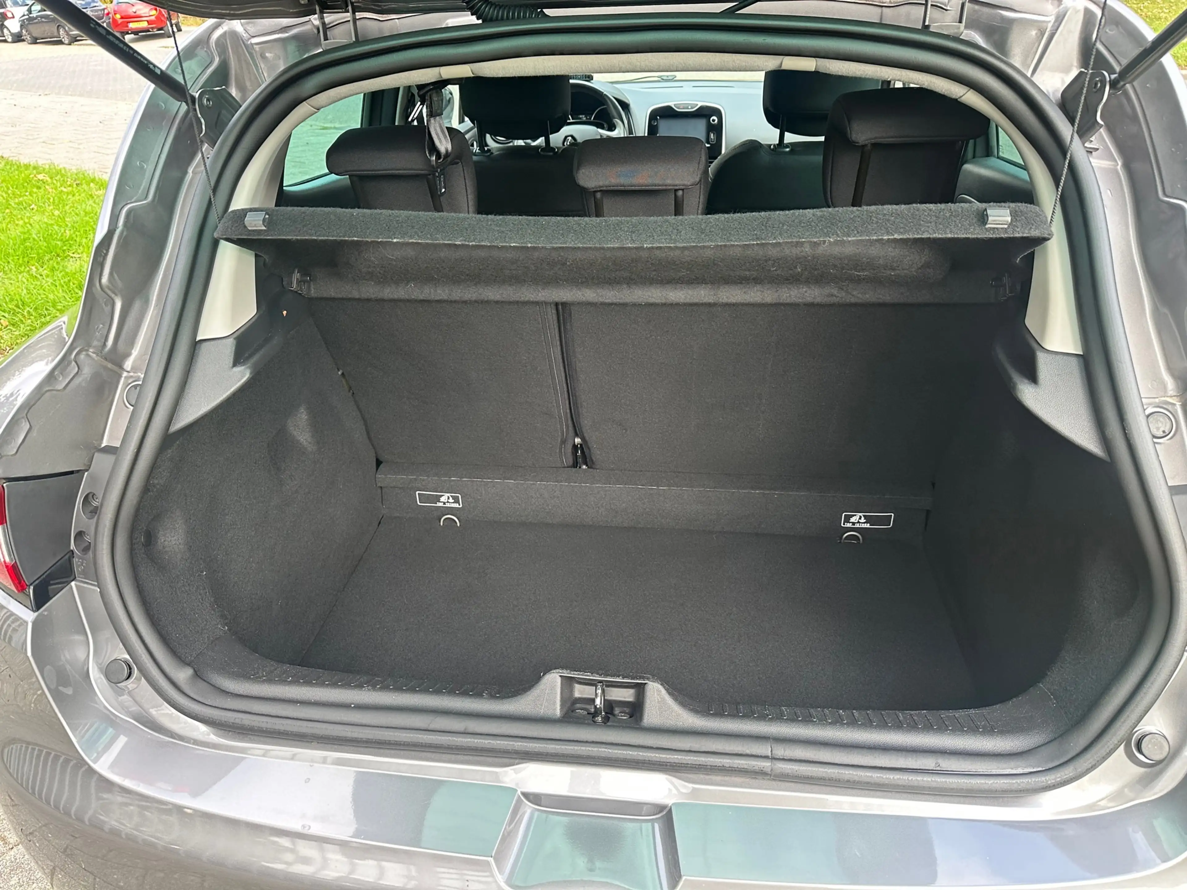 Renault Clio 0.9 TCe Eco2 Limited — photo 9