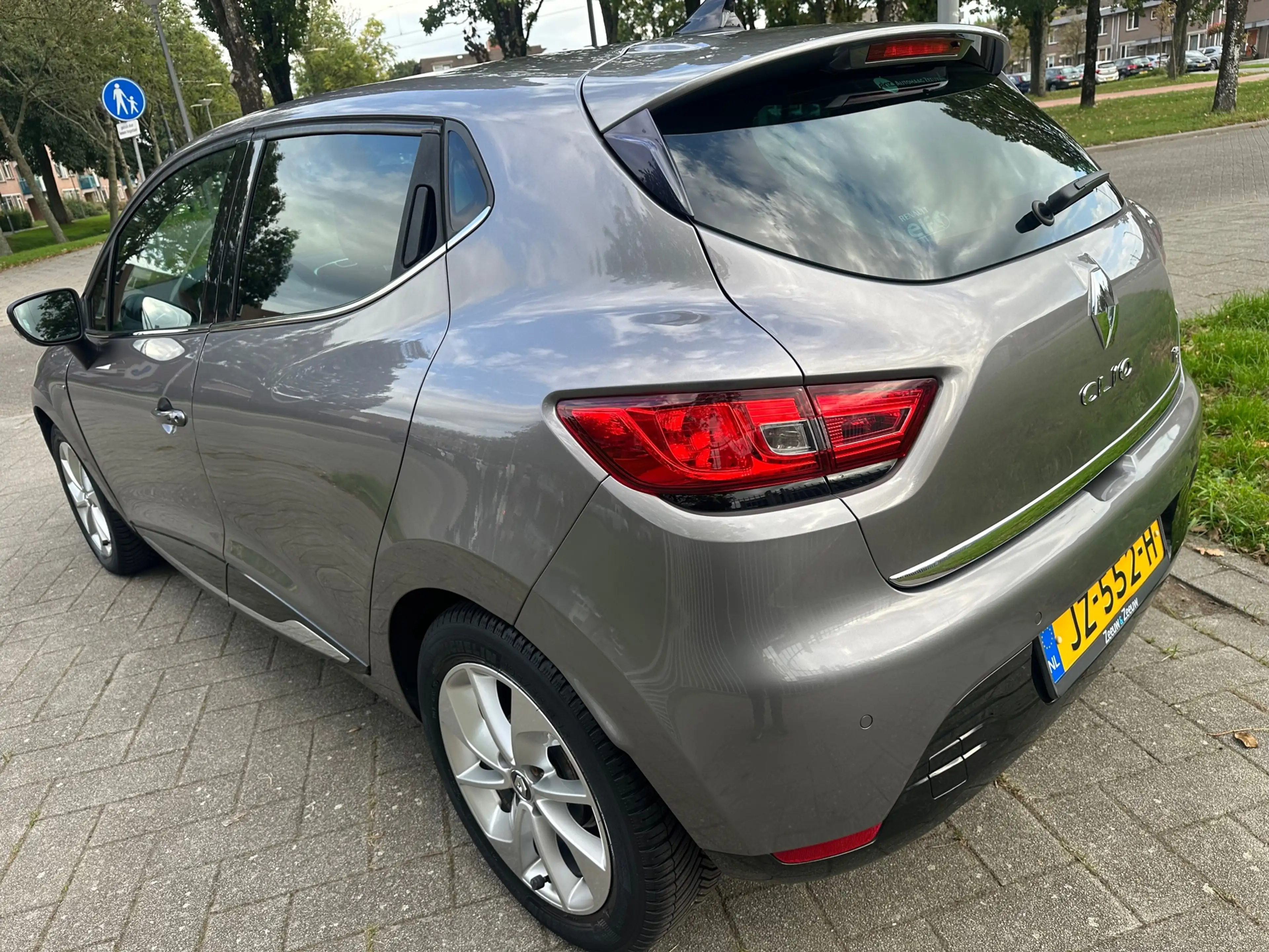 Renault Clio 0.9 TCe Eco2 Limited — photo 5