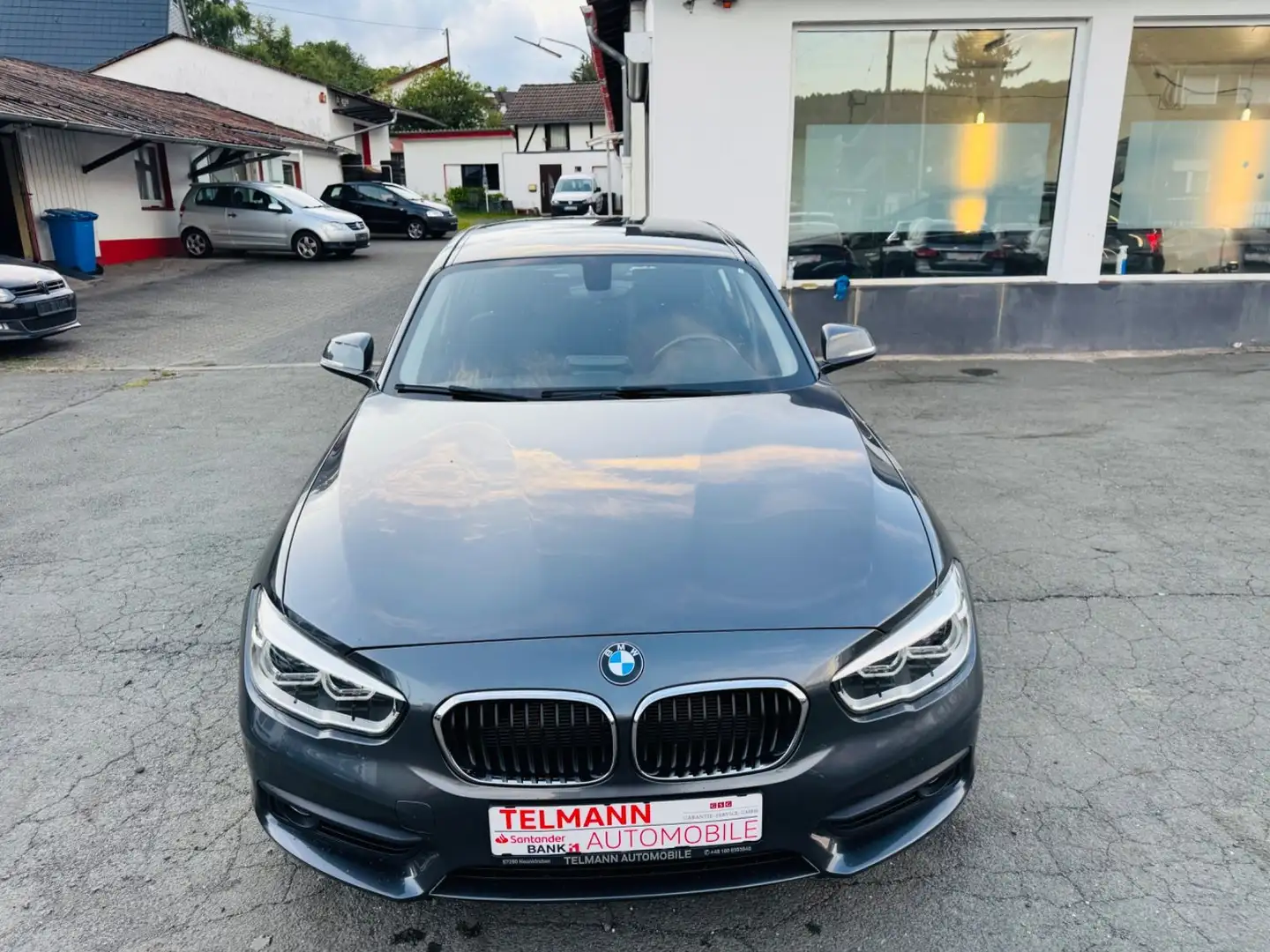 BMW 118 Baureihe 1 Lim. 5-trg. 118 i Grau - 2