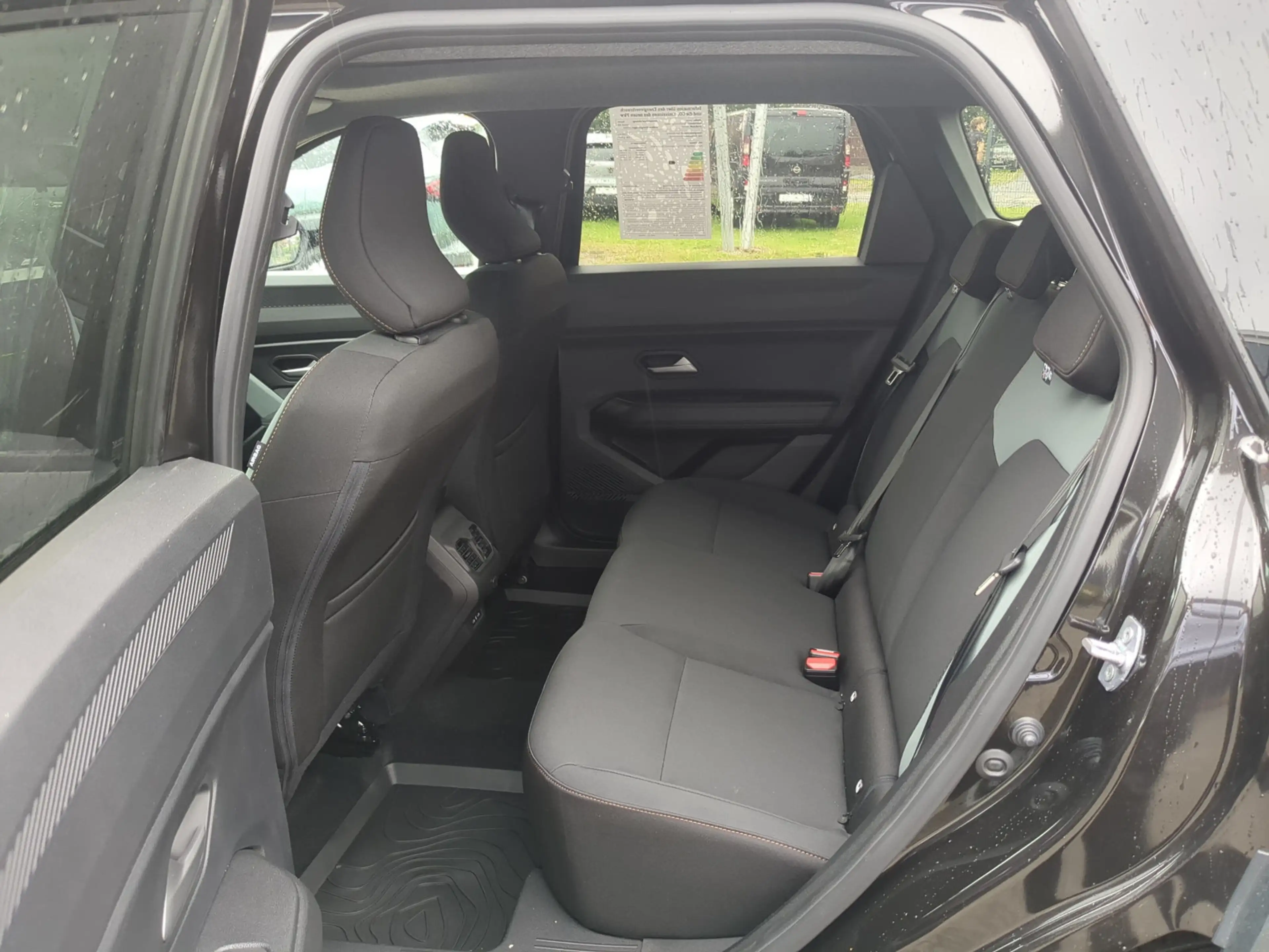 Dacia Bigster Hybrid 155 Extreme SHZ LKHZ Pano — photo 10