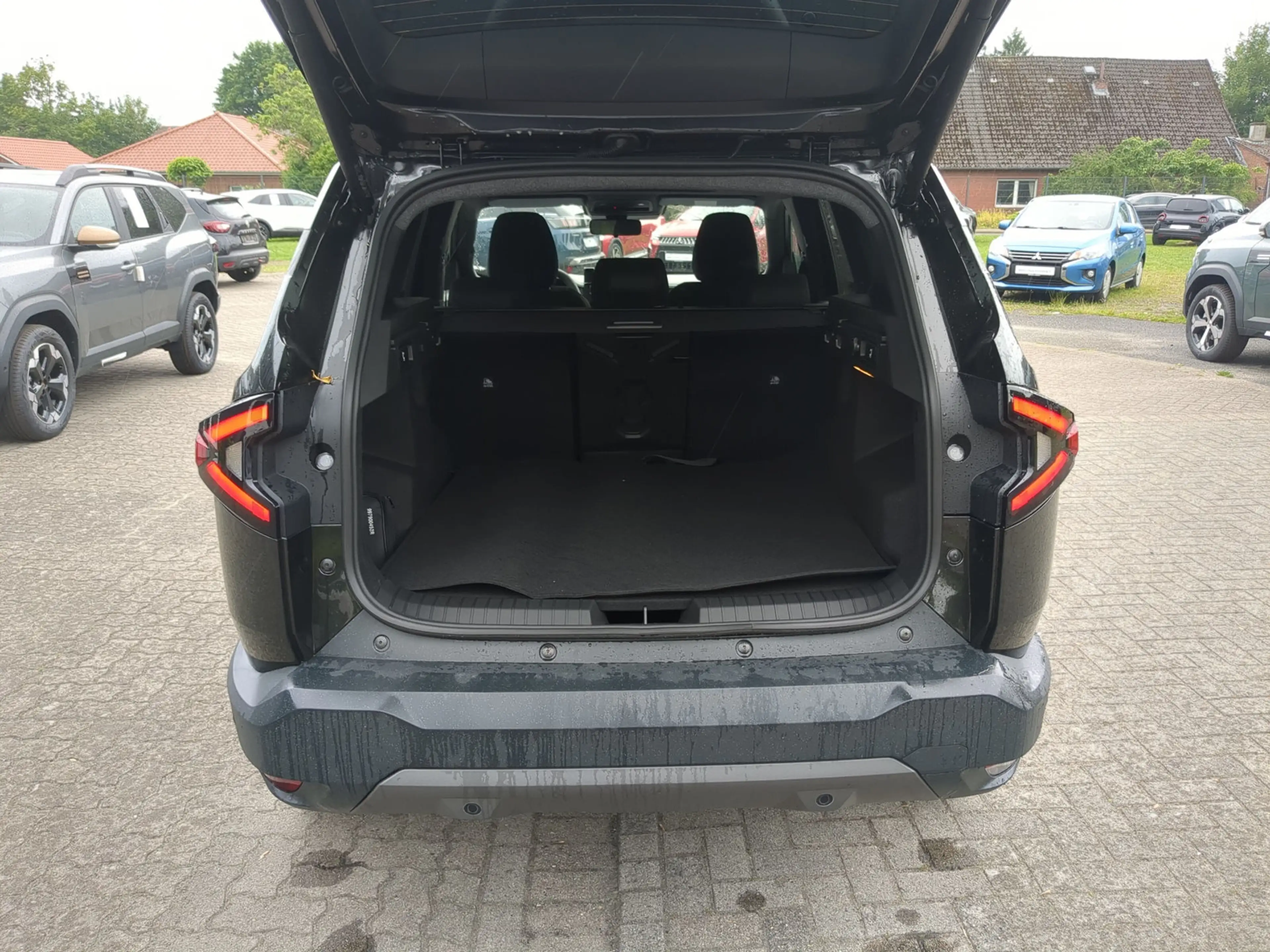Dacia Bigster Hybrid 155 Extreme SHZ LKHZ Pano — photo 15