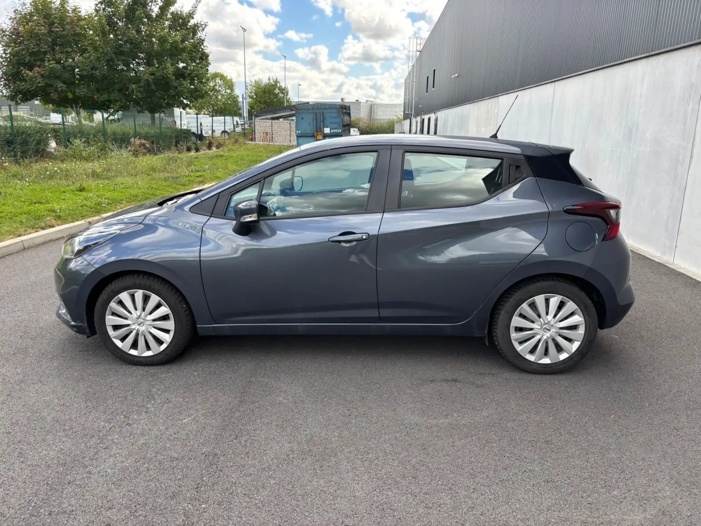 Nissan Micra Business Edition Gris - 2