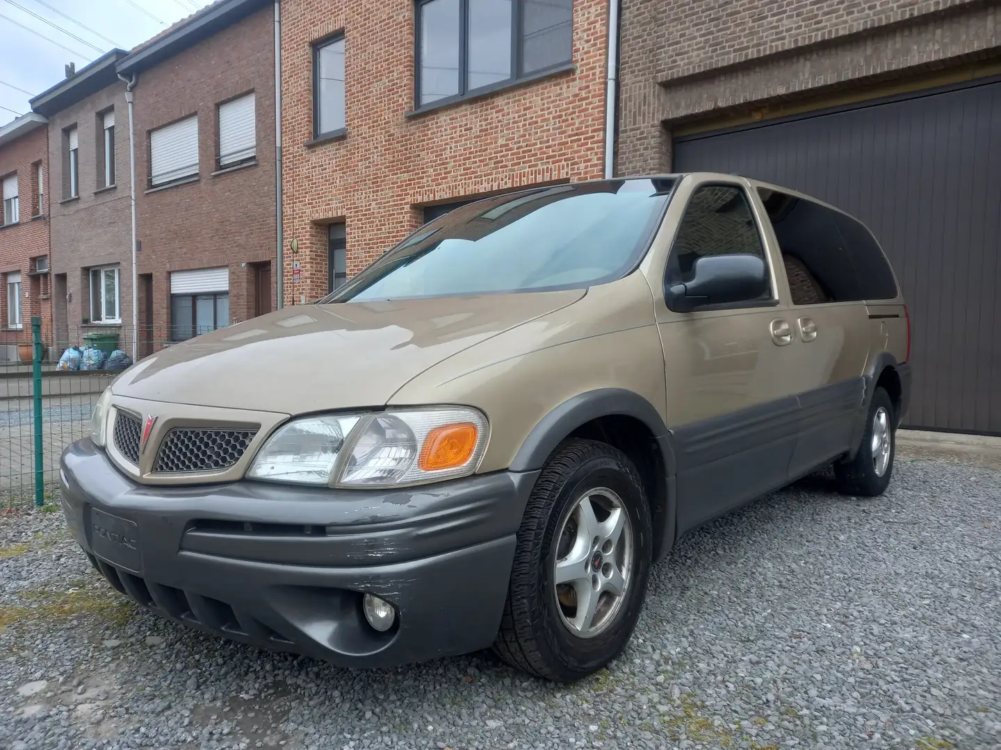 Pontiac Montana Beige - 1