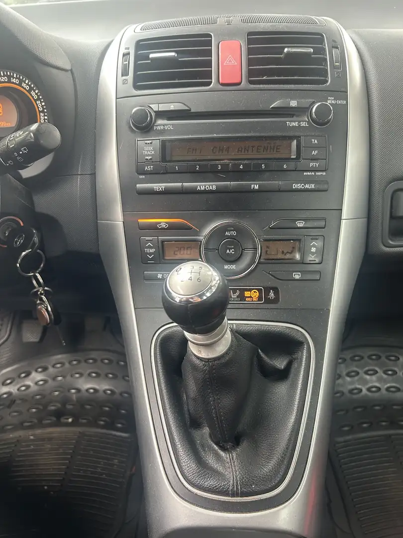 Toyota Auris 1,4 D-4D 90 DPF Mid Eco - 1