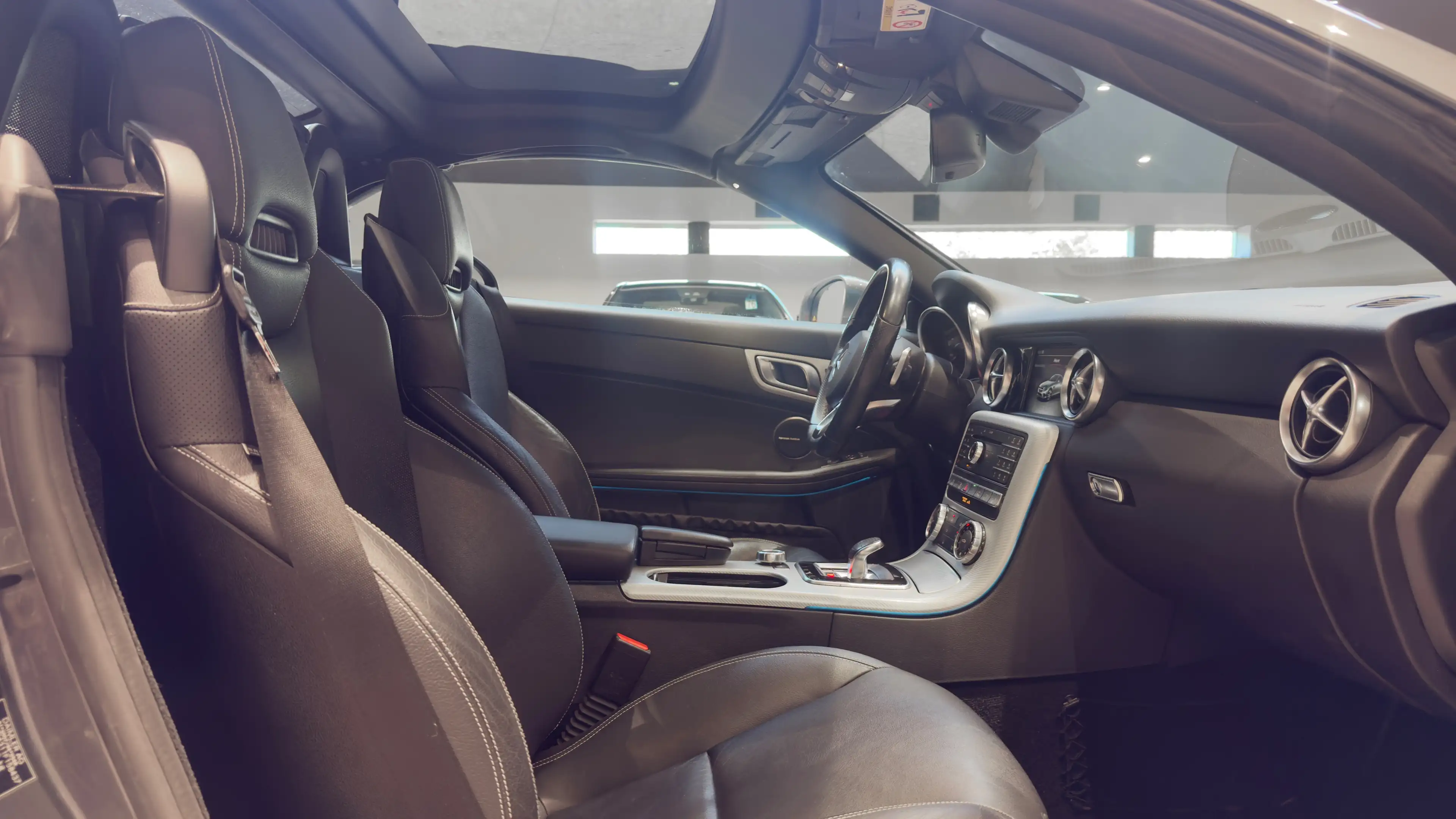 Mercedes-Benz SLC 180 1.6 PACK AMG**TVA**TOIT PANO**LED**CAMERA**BOITE AUTO**GARANTIE 12 MOIS — photo 13
