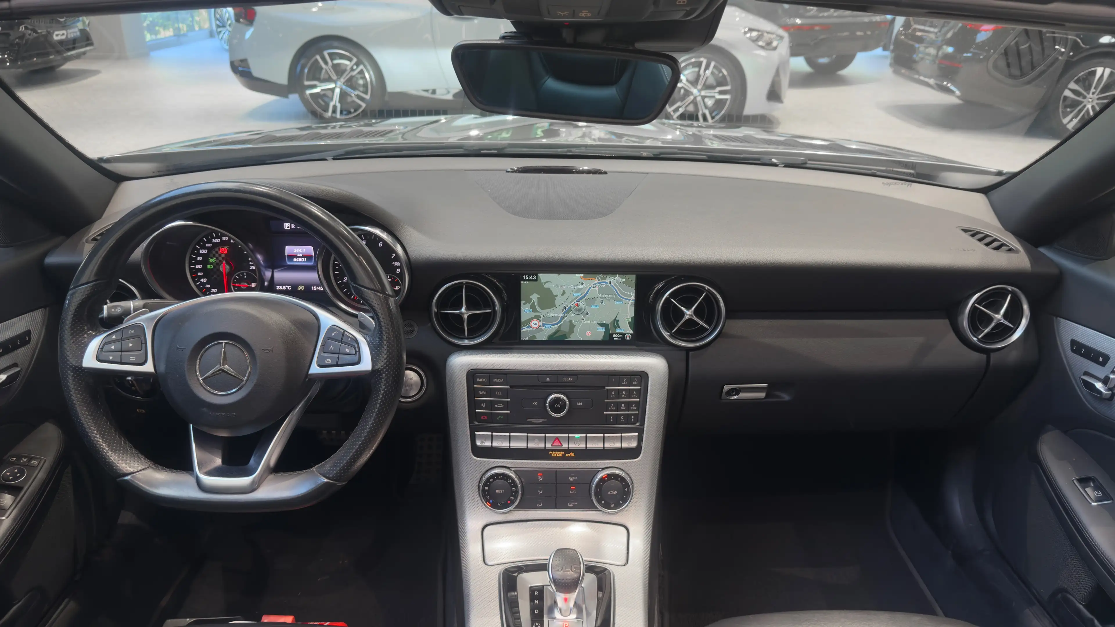 Mercedes-Benz SLC 180 1.6 PACK AMG**TVA**TOIT PANO**LED**CAMERA**BOITE AUTO**GARANTIE 12 MOIS — photo 9