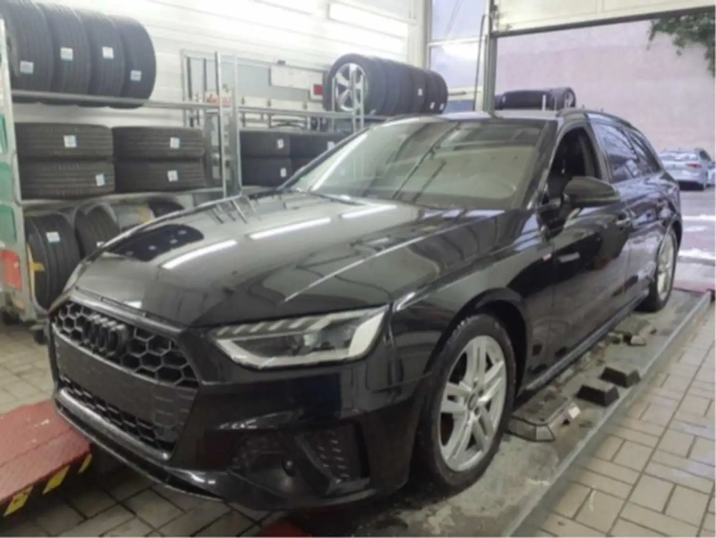 Audi A4 Avant S line 40 TFSI 150kW S tronic Navi Teilleder Schwarz - 1