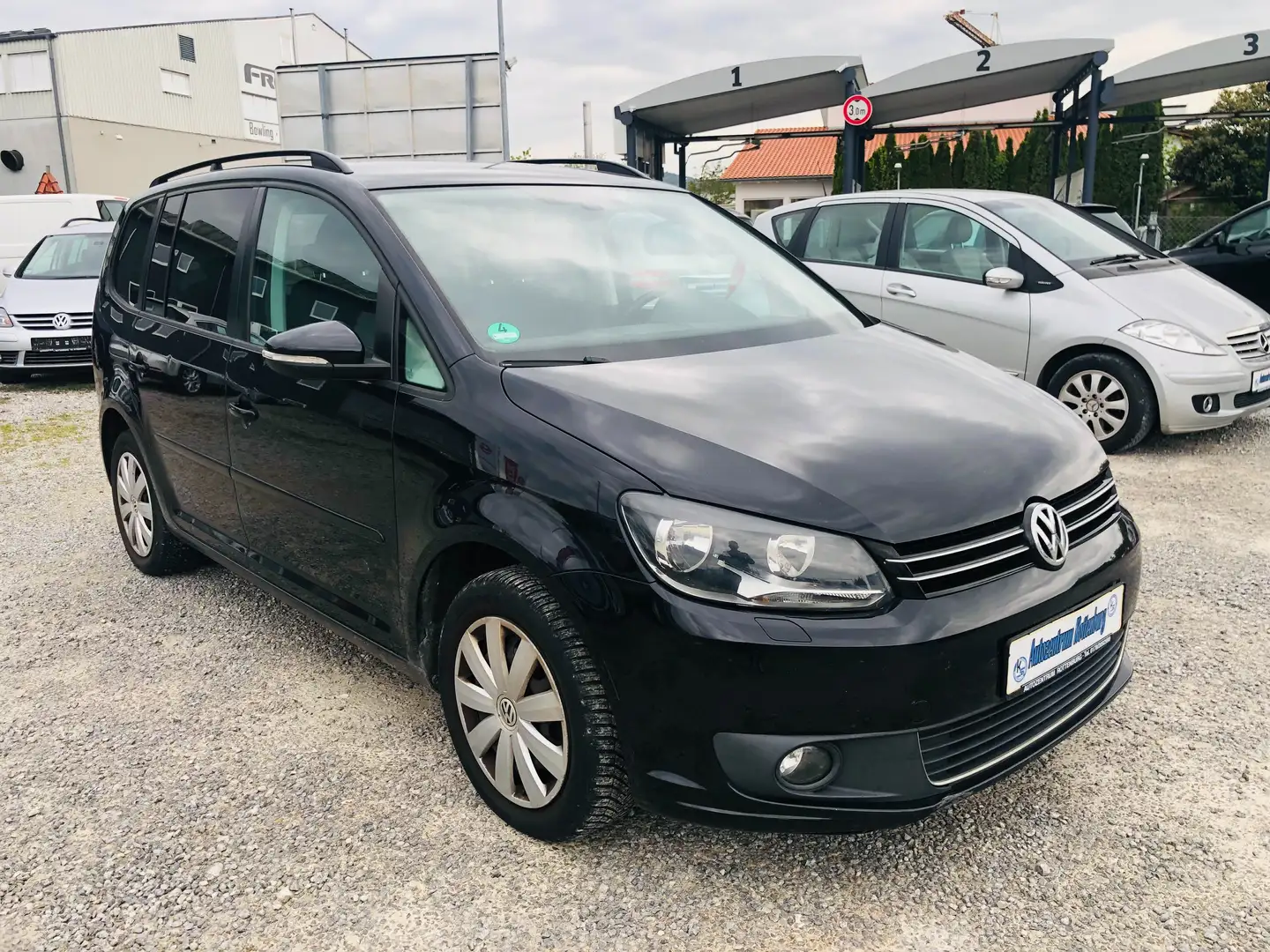 Volkswagen Touran 1.6 TDI Comfortline - KLIMAAUT. - EURO 5 -2.HAND - Schwarz - 1