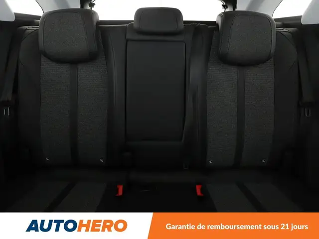 Peugeot 3008 view 17