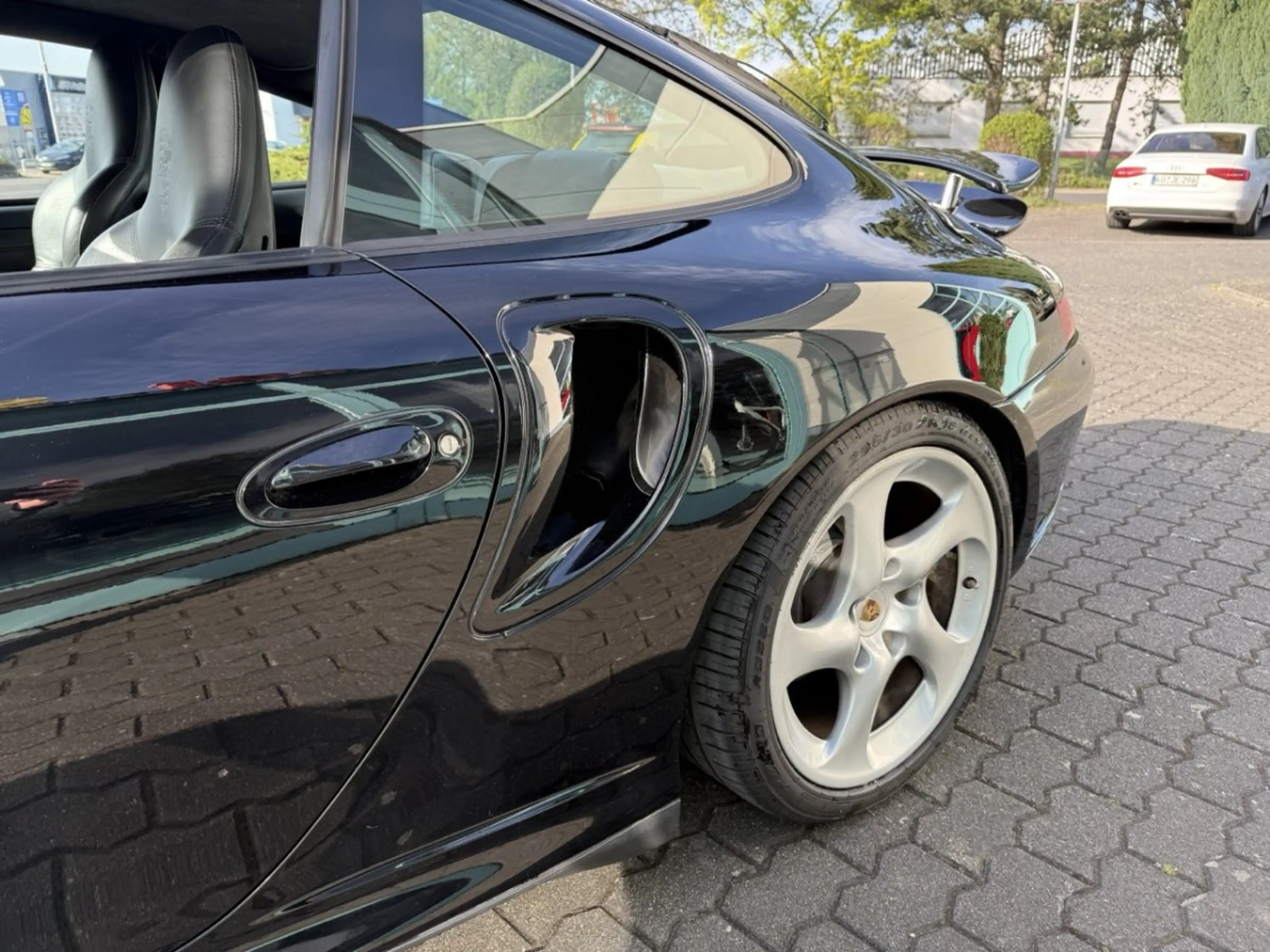 Porsche 996 Turbo Deutsch — photo 13