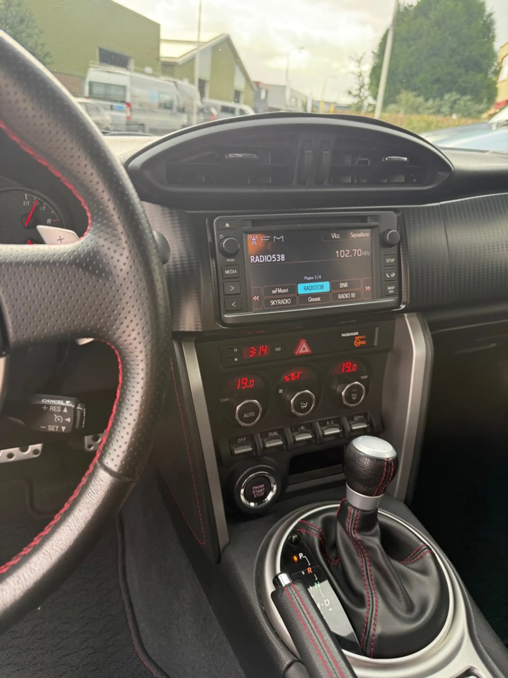 Toyota GT86 2.0 D-4S — photo 10
