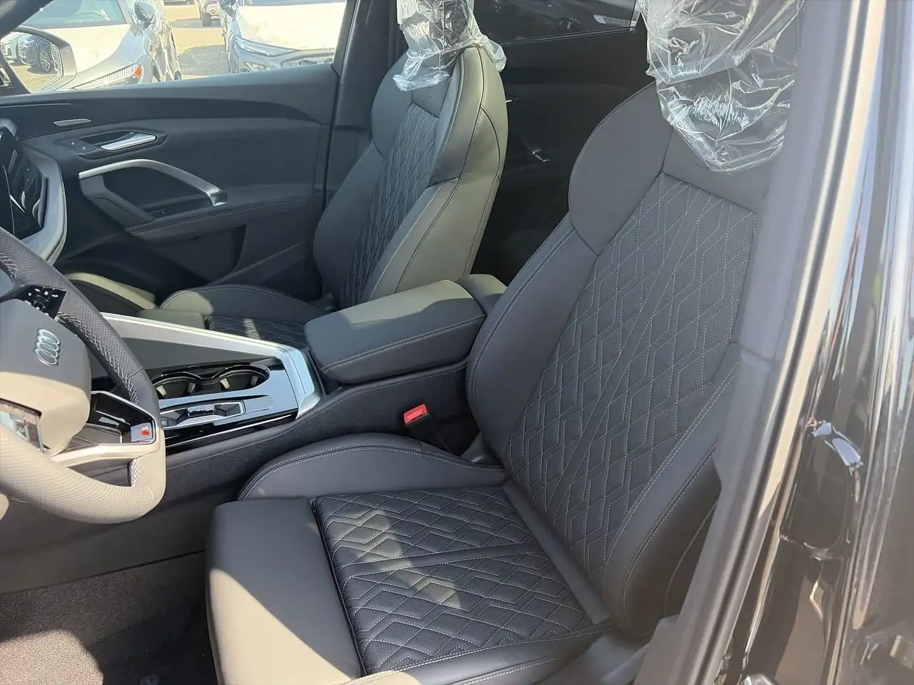 Audi SQ5 снимка Audi SQ5