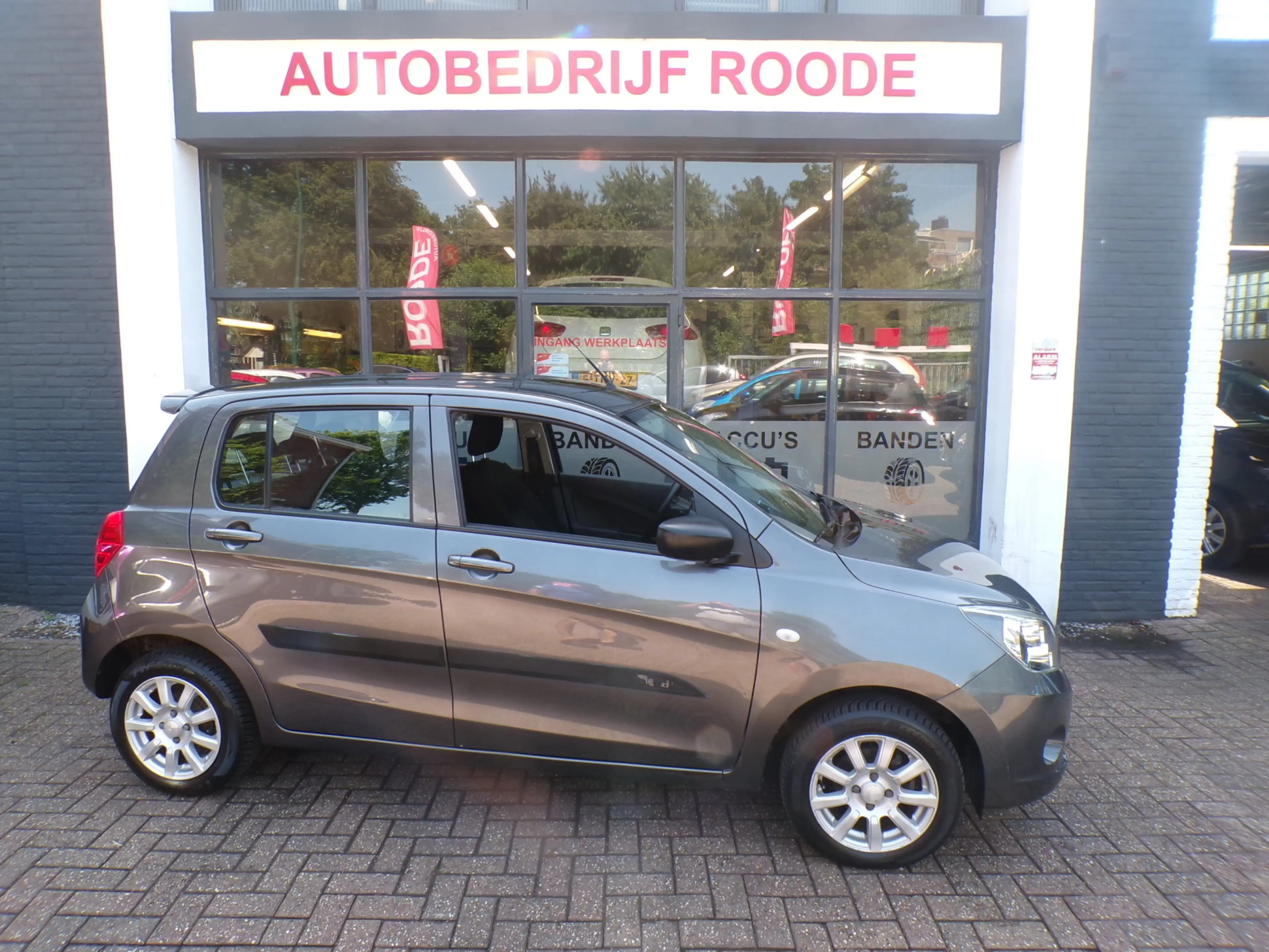 Suzuki Celerio 1.0 Exclusive AIRCO,LMV,NIEUWE APK !!! LET OP DOND