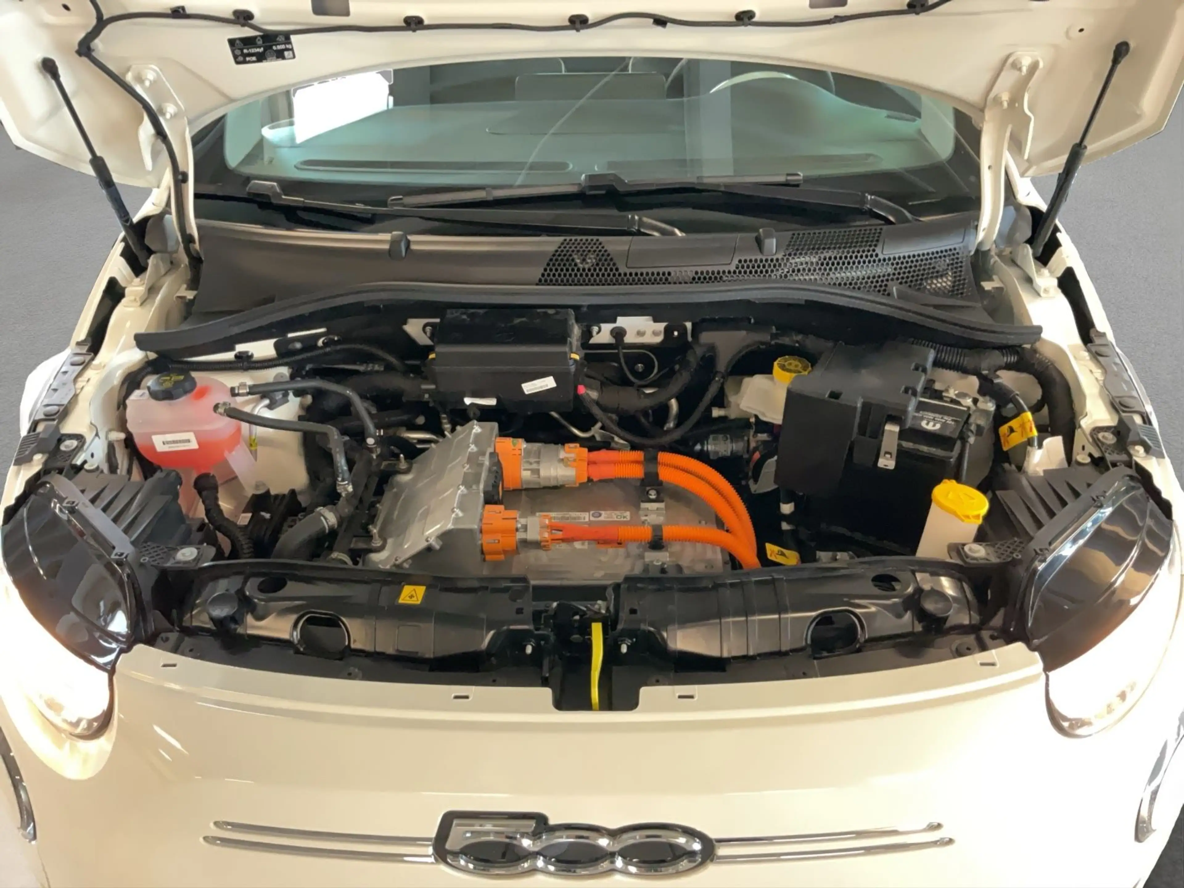 Fiat 500e 42 kWh Cabrio — photo 15