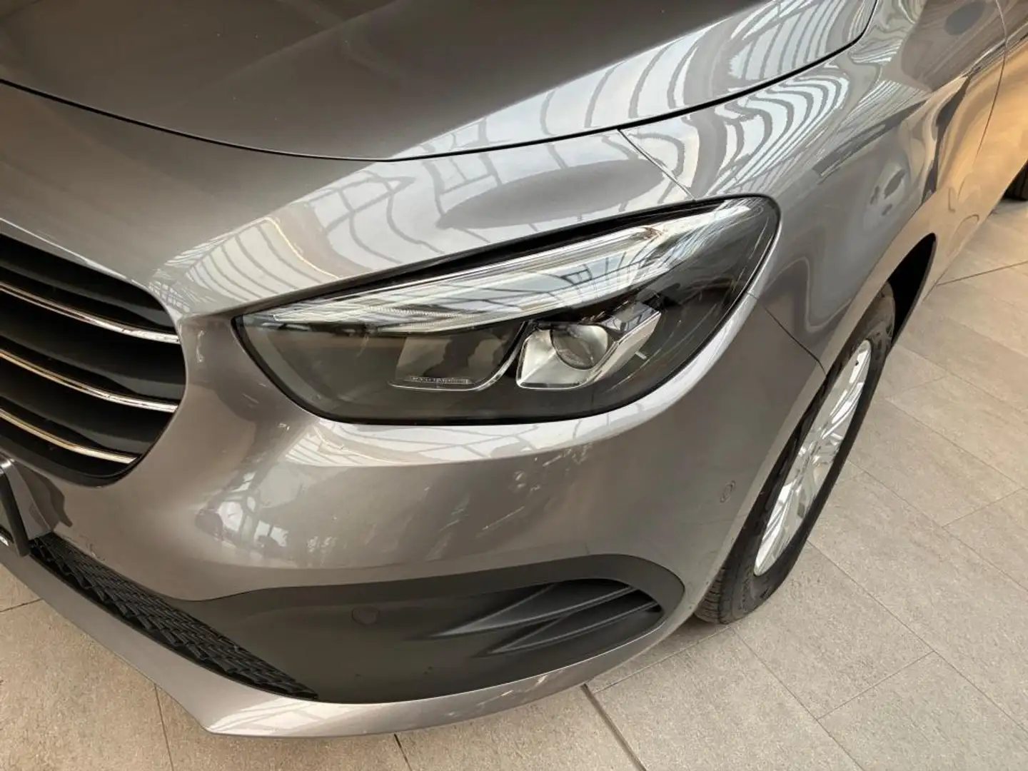 Mercedes-Benz T-Class T 180 Progressive Lang 7-Sitze MBUX+Progressive Gris - 2