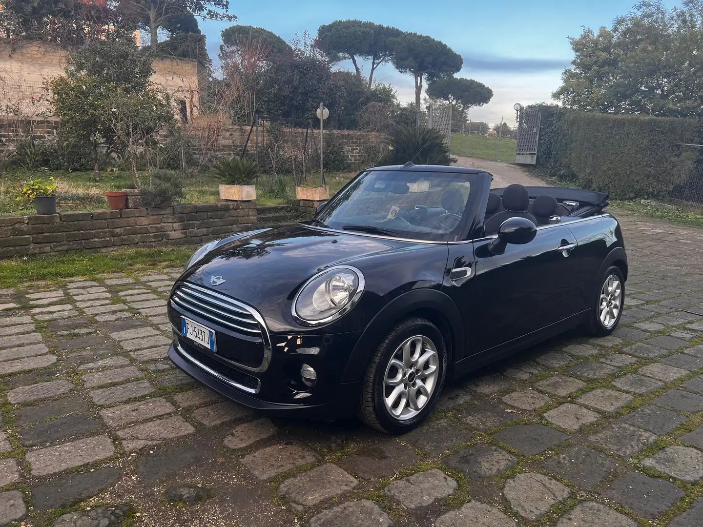MINI Cooper D Cabrio Mini IV F57 2016 Cabrio 1.5 Boost auto Noir - 1