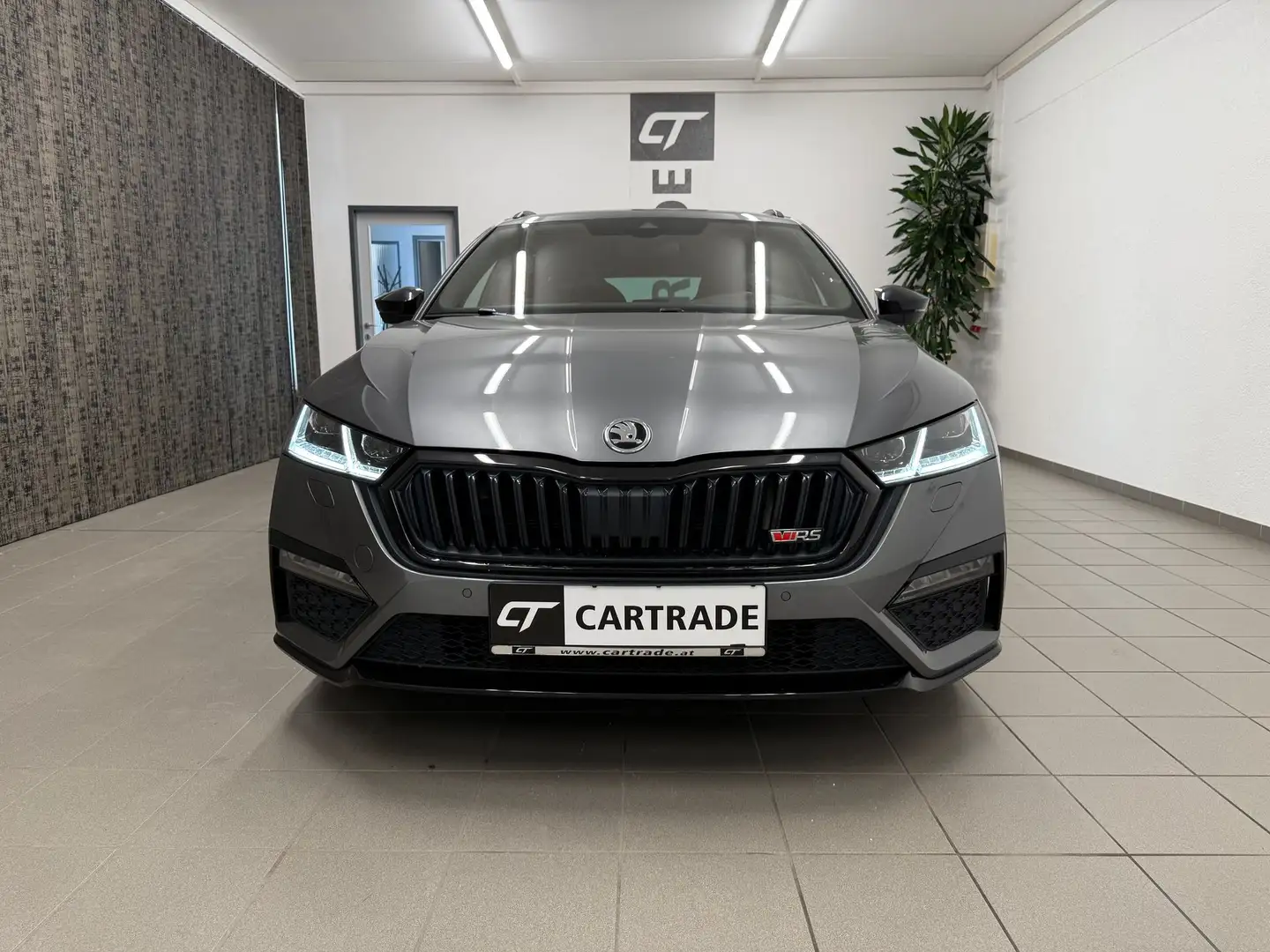 Skoda Octavia 1.4 TSI iV RS iV OPF Grau - 2