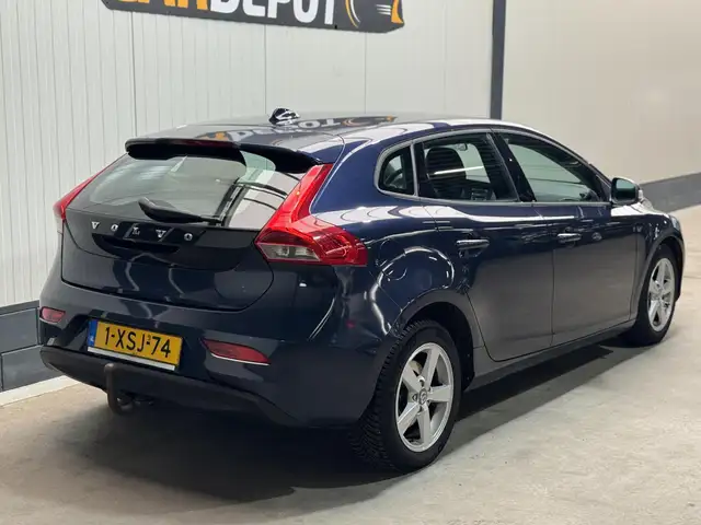 Volvo V40 view 5