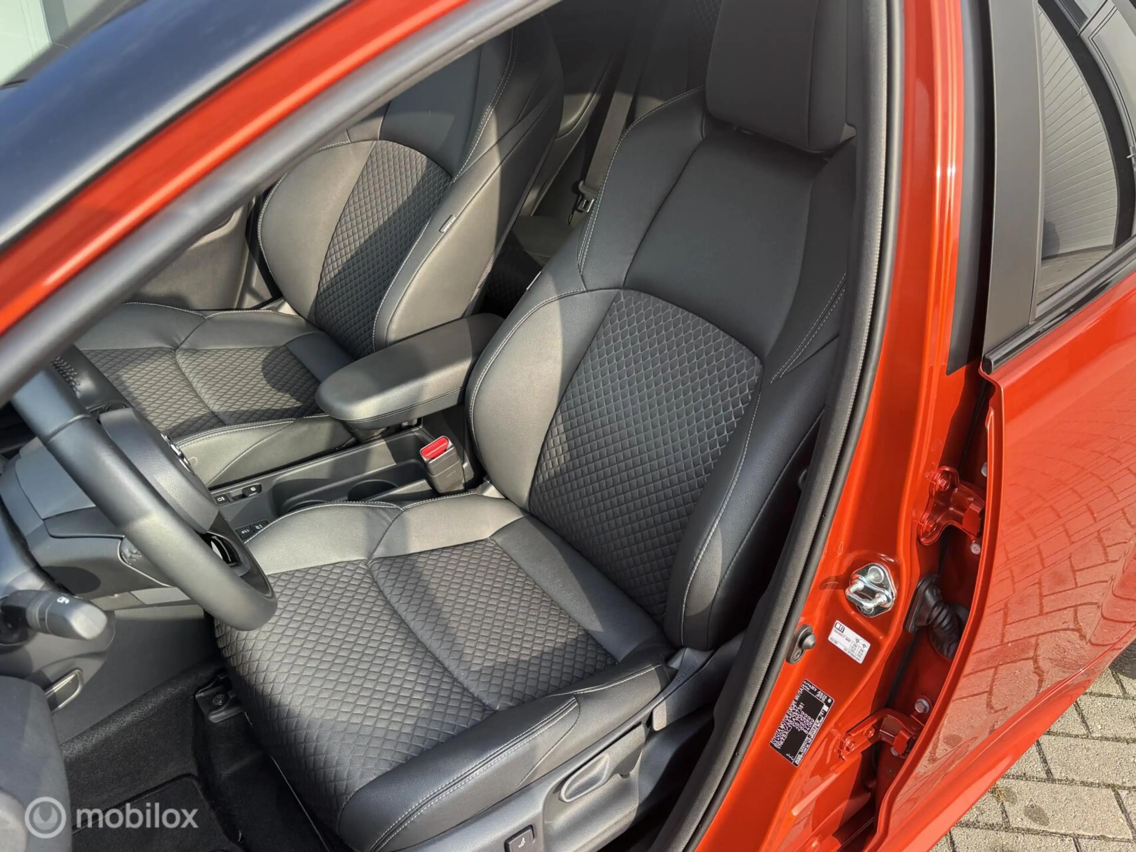 Toyota Yaris 1.5 Hybrid Executive — photo 8