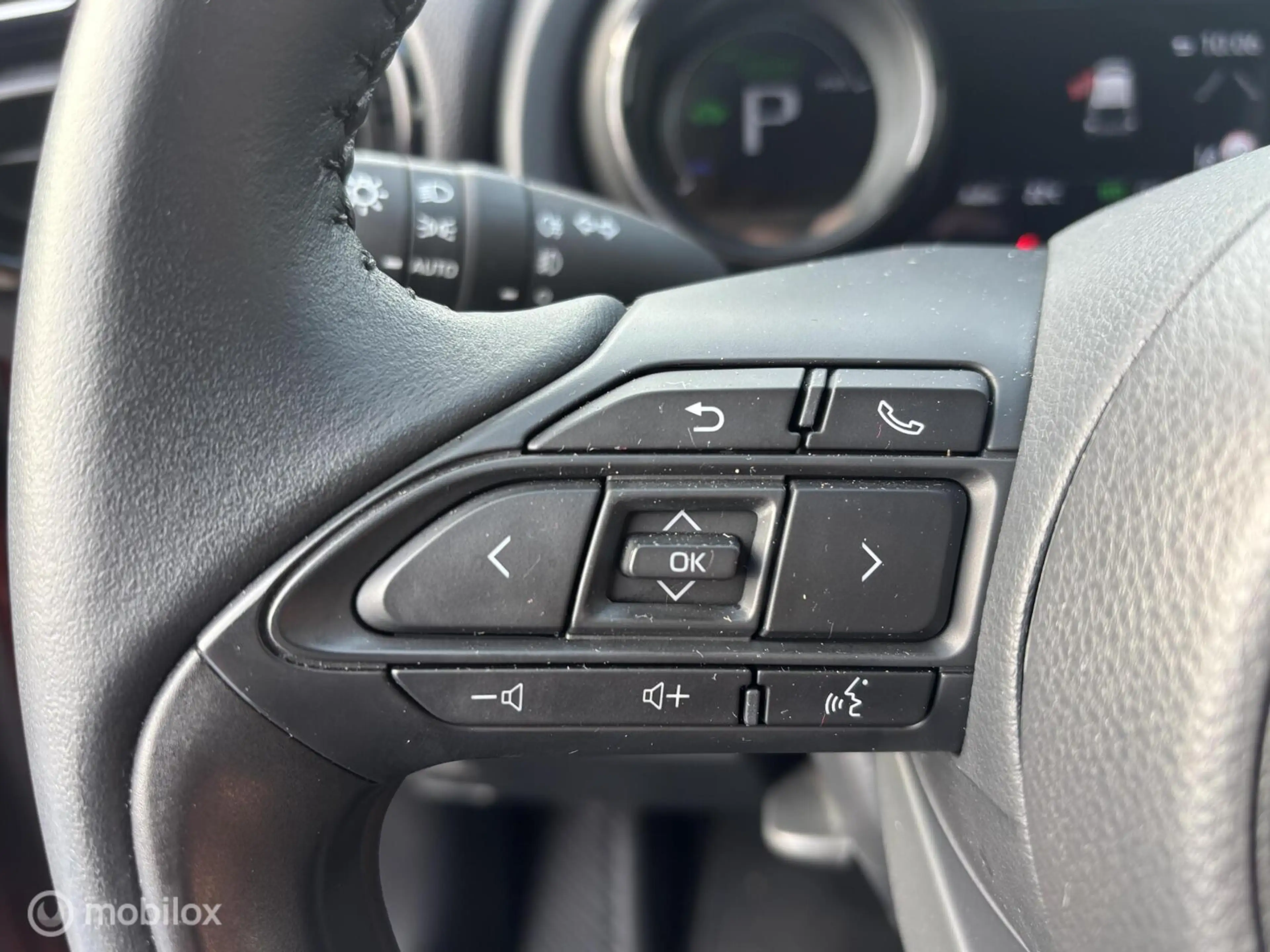 Toyota Yaris 1.5 Hybrid Executive — photo 14