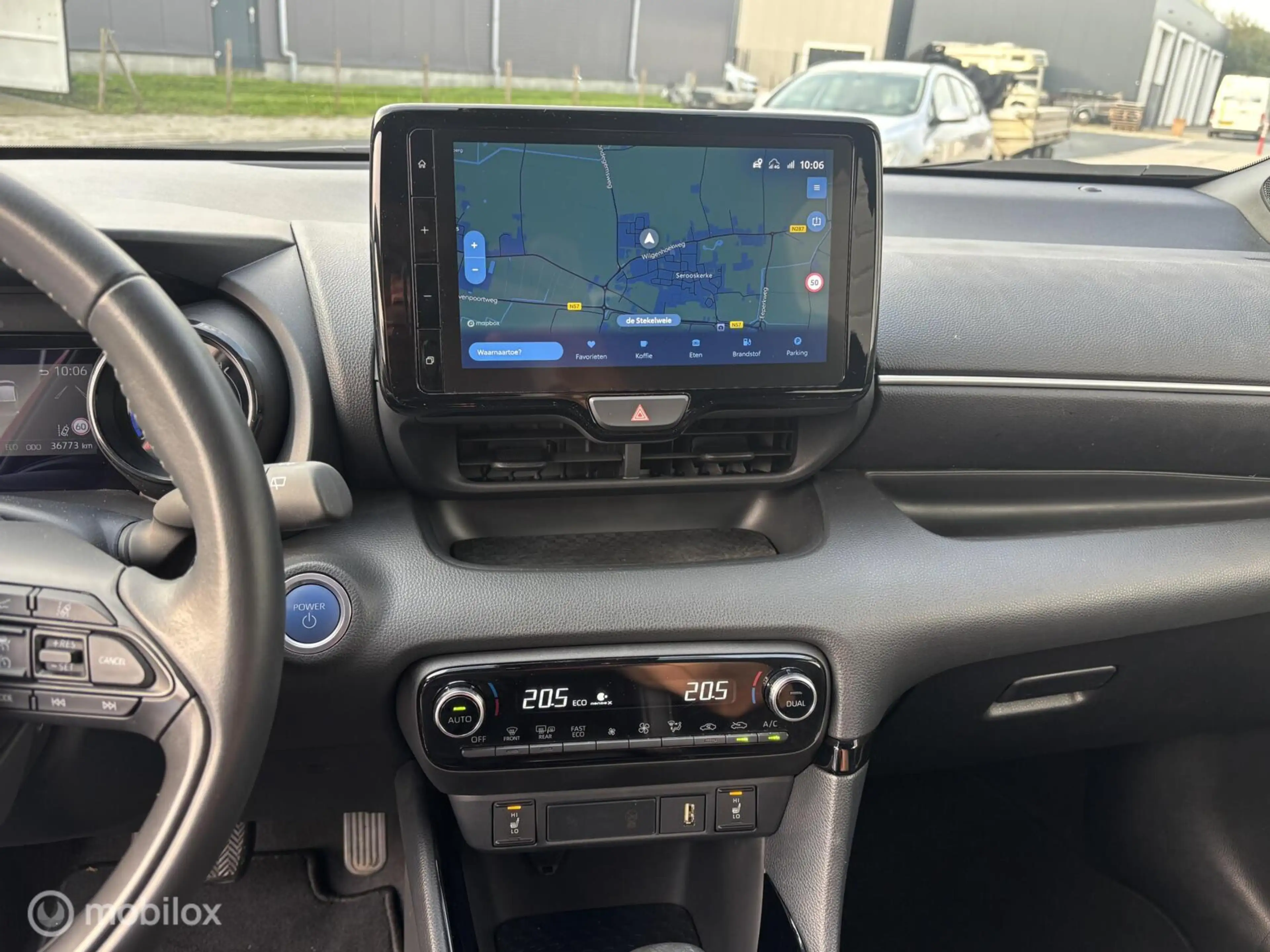 Toyota Yaris 1.5 Hybrid Executive — photo 11