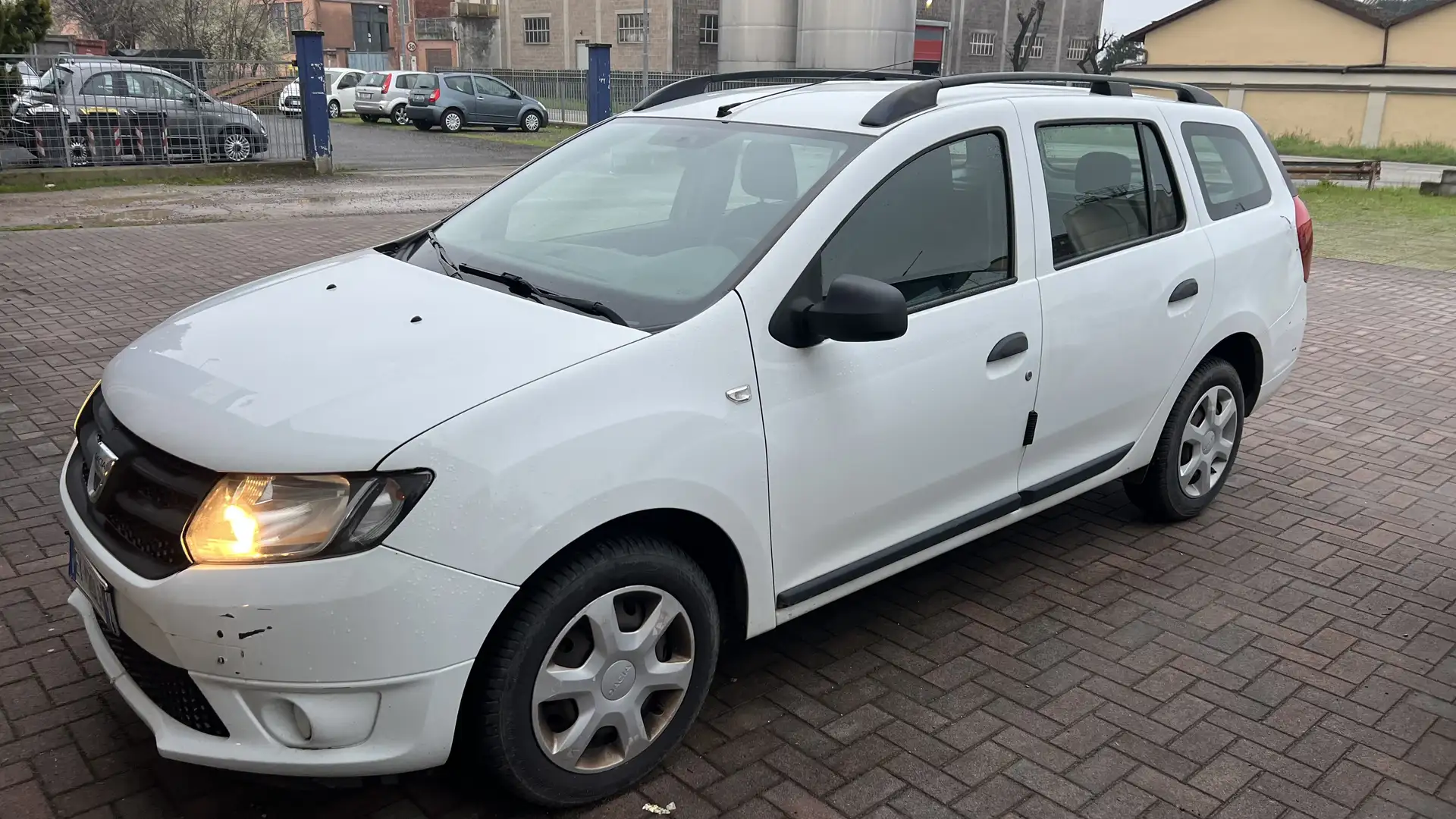 Dacia Logan MCV 1.2 con PROBLEMI - 1