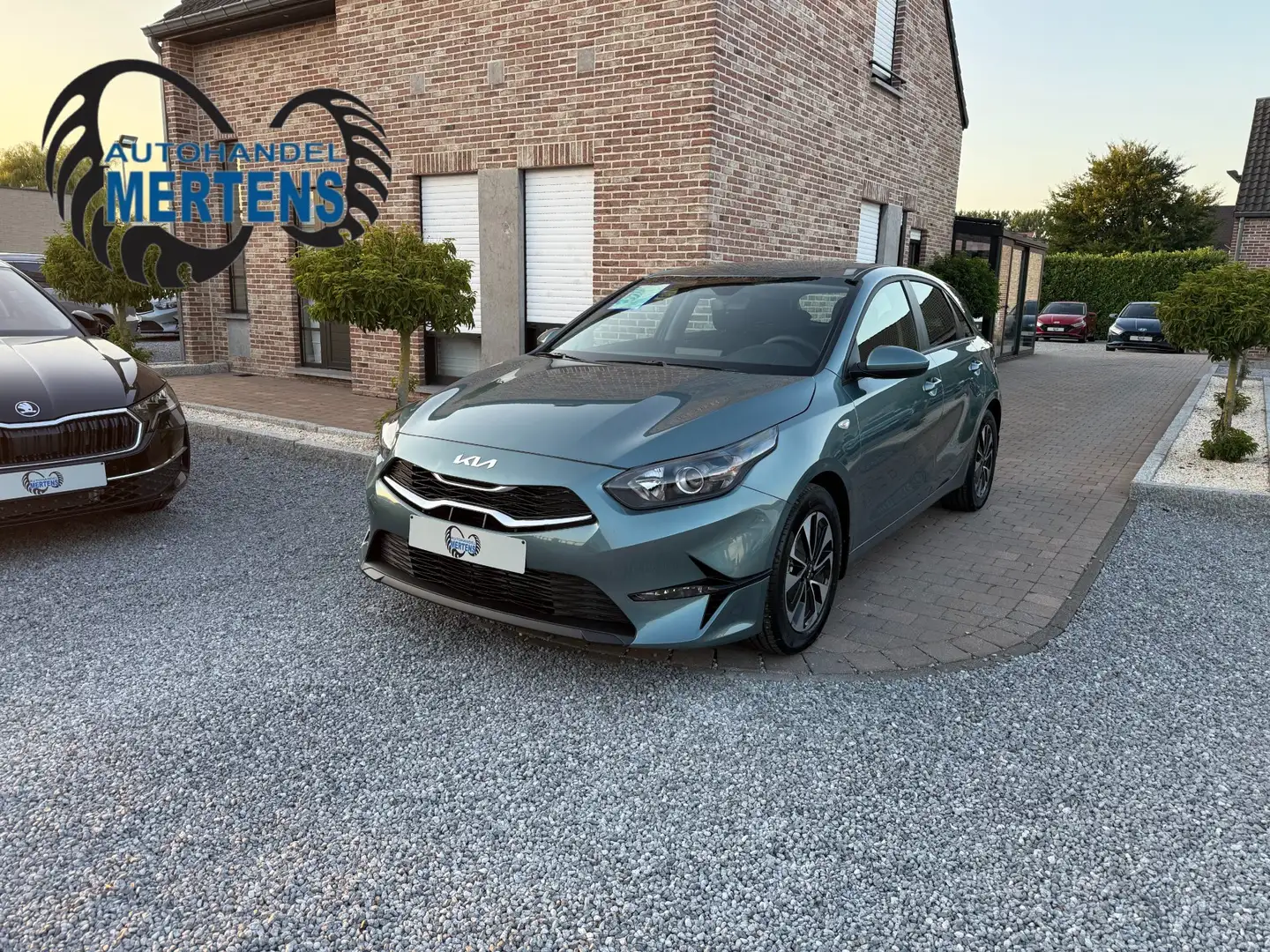 Kia Ceed / cee'd HB 1.5 T-GDI 140PK BLACK/PACK 7J/GAR NIEUW 0KM Grijs - 1