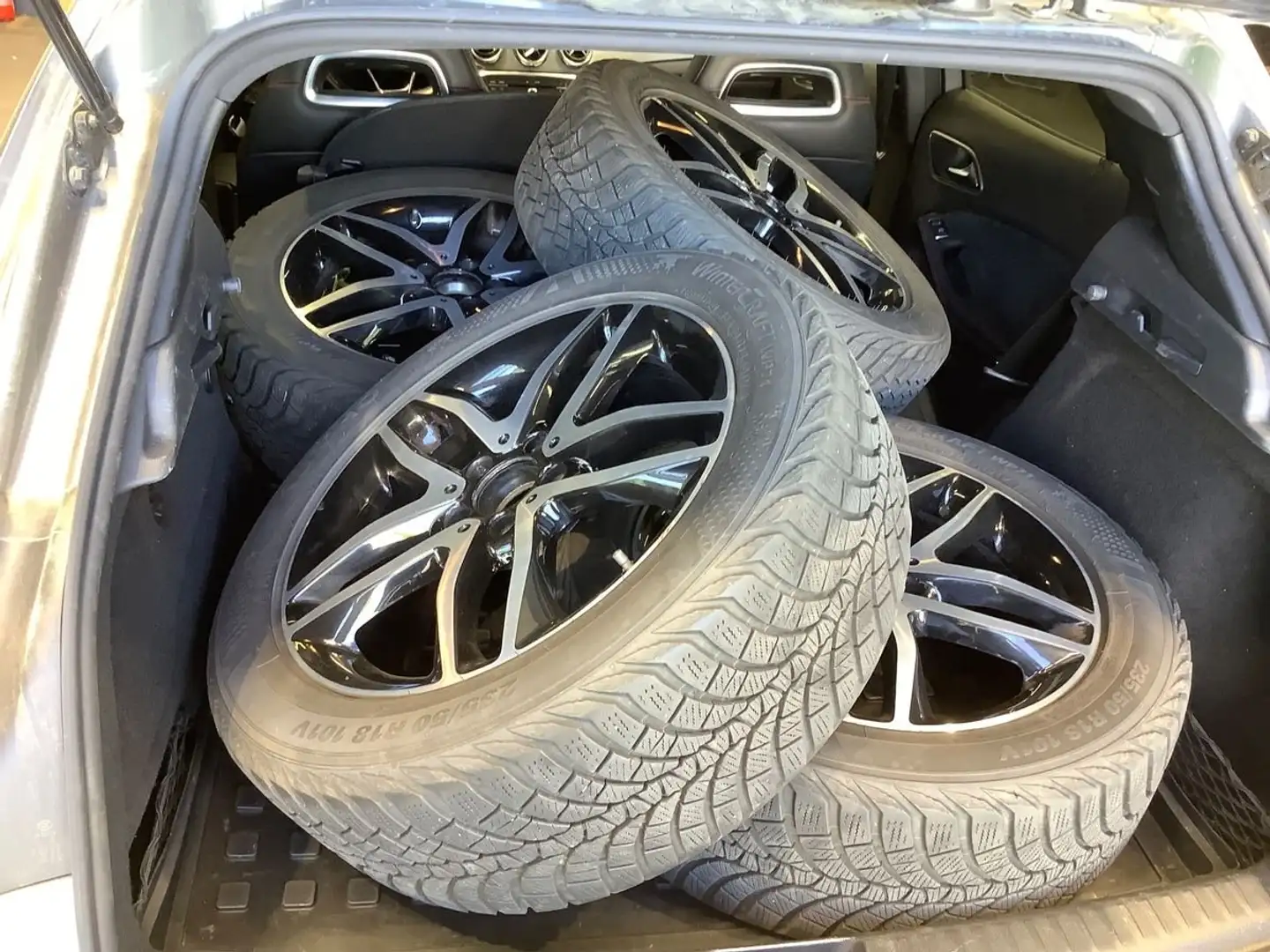 Mercedes-Benz GLA 250 GLA 250 7G-DCT AMG Line Сірий - 2