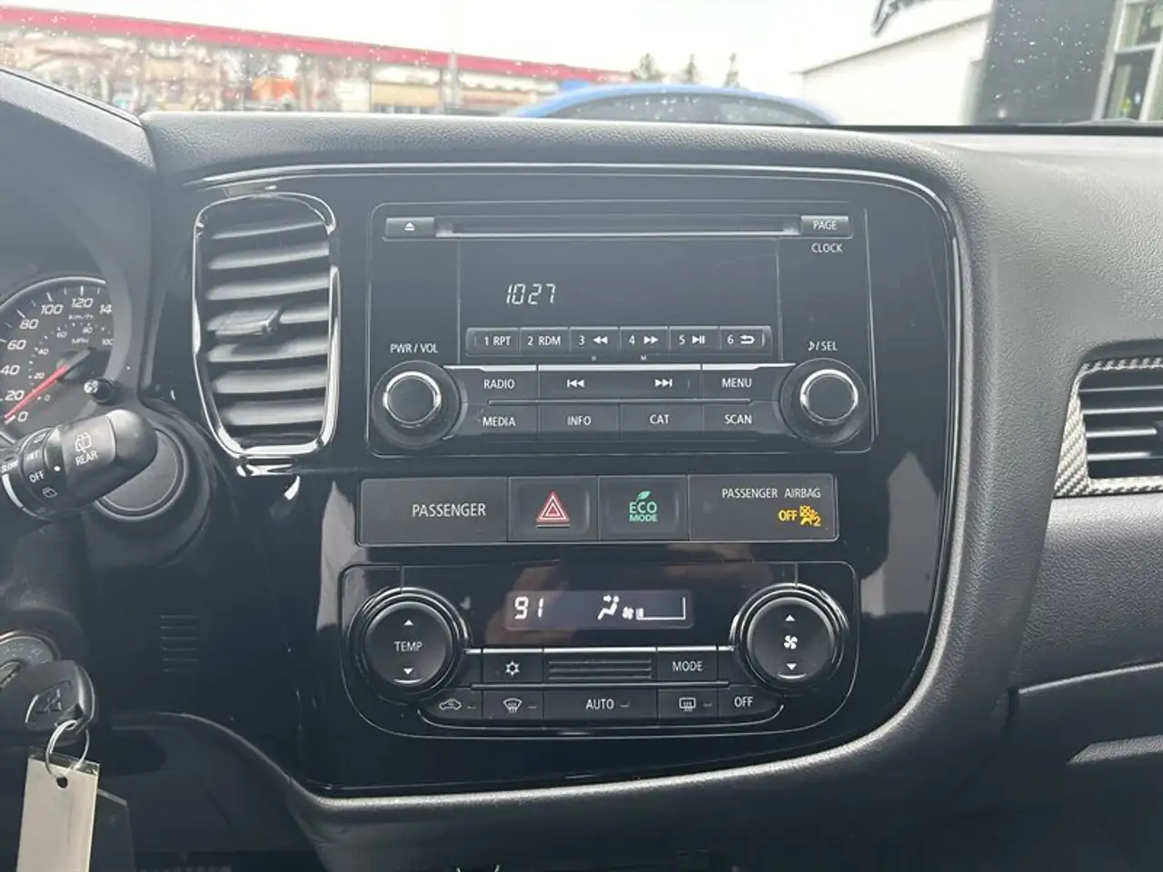 Mitsubishi Outlander снимка Mitsubishi Outlander